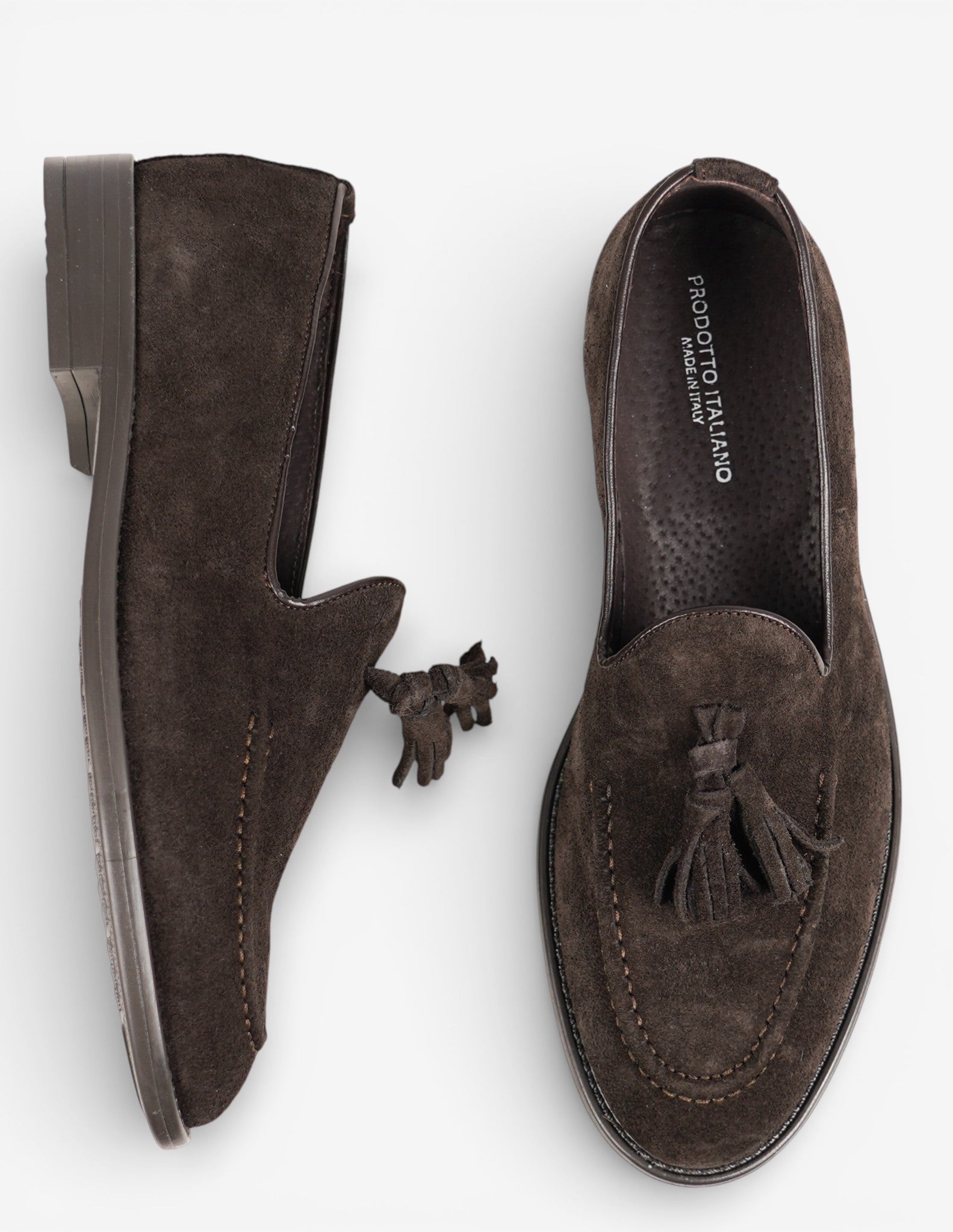 mocassino in camoscio con nappine