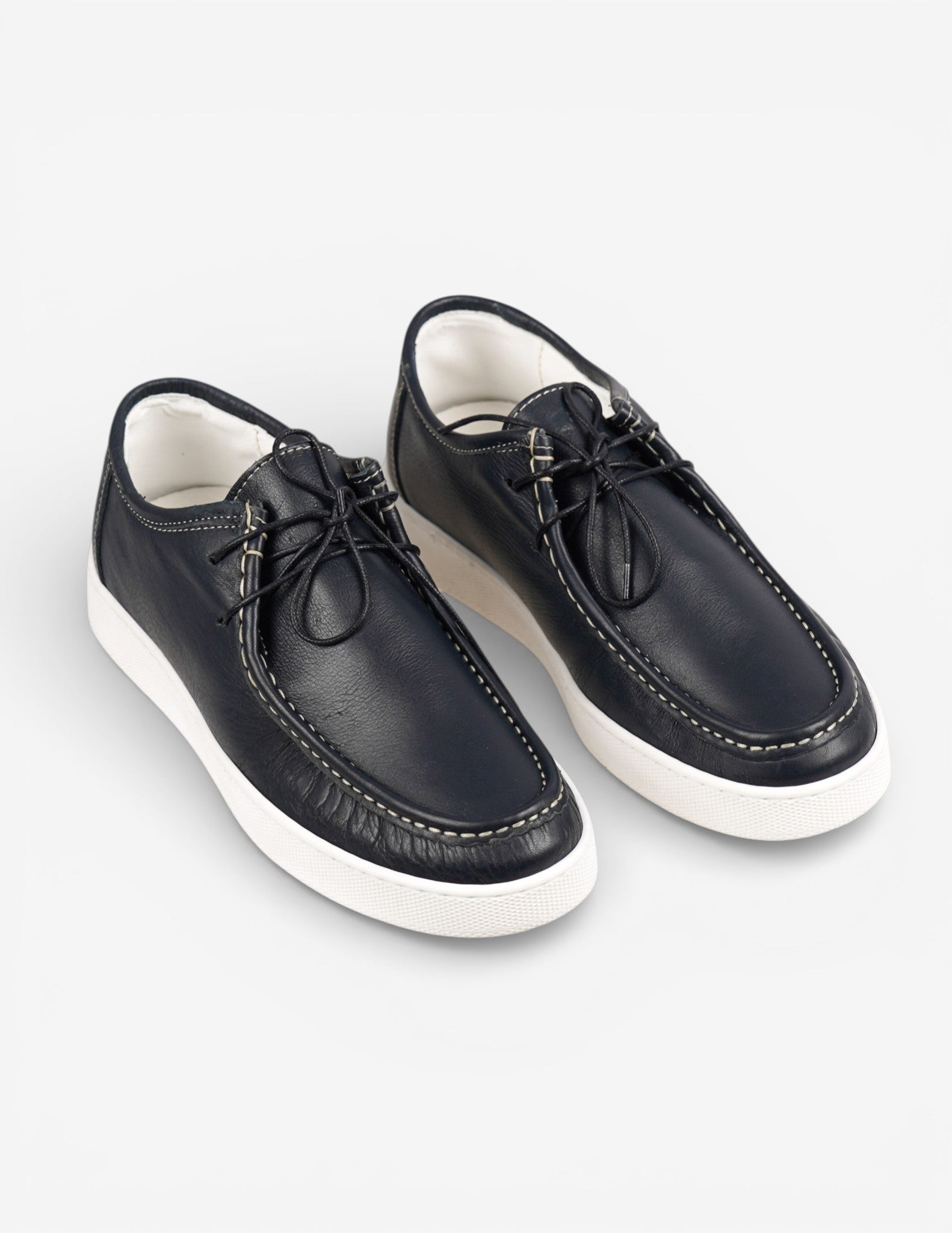 scarpa allacciata fondo gomma