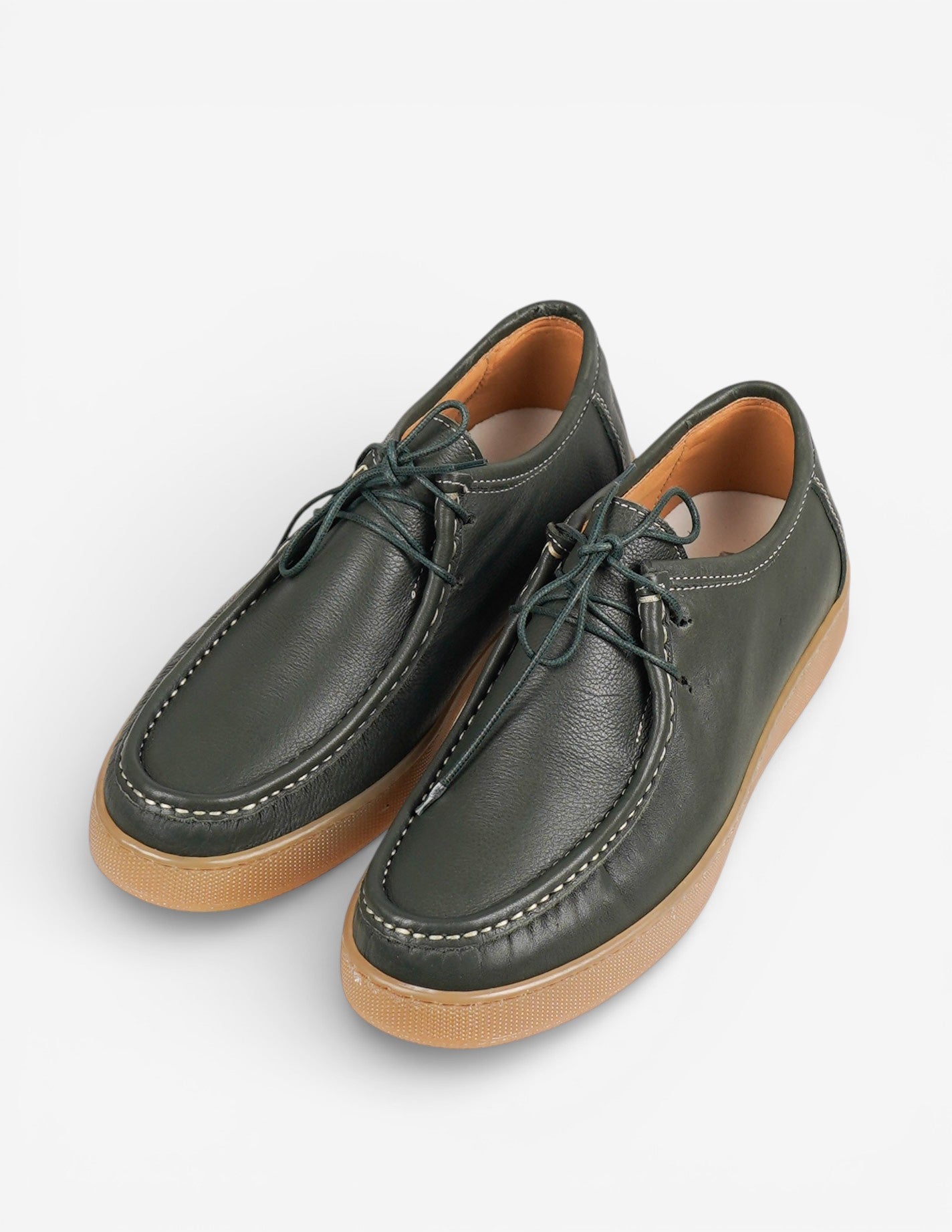 scarpa allacciata fondo gomma