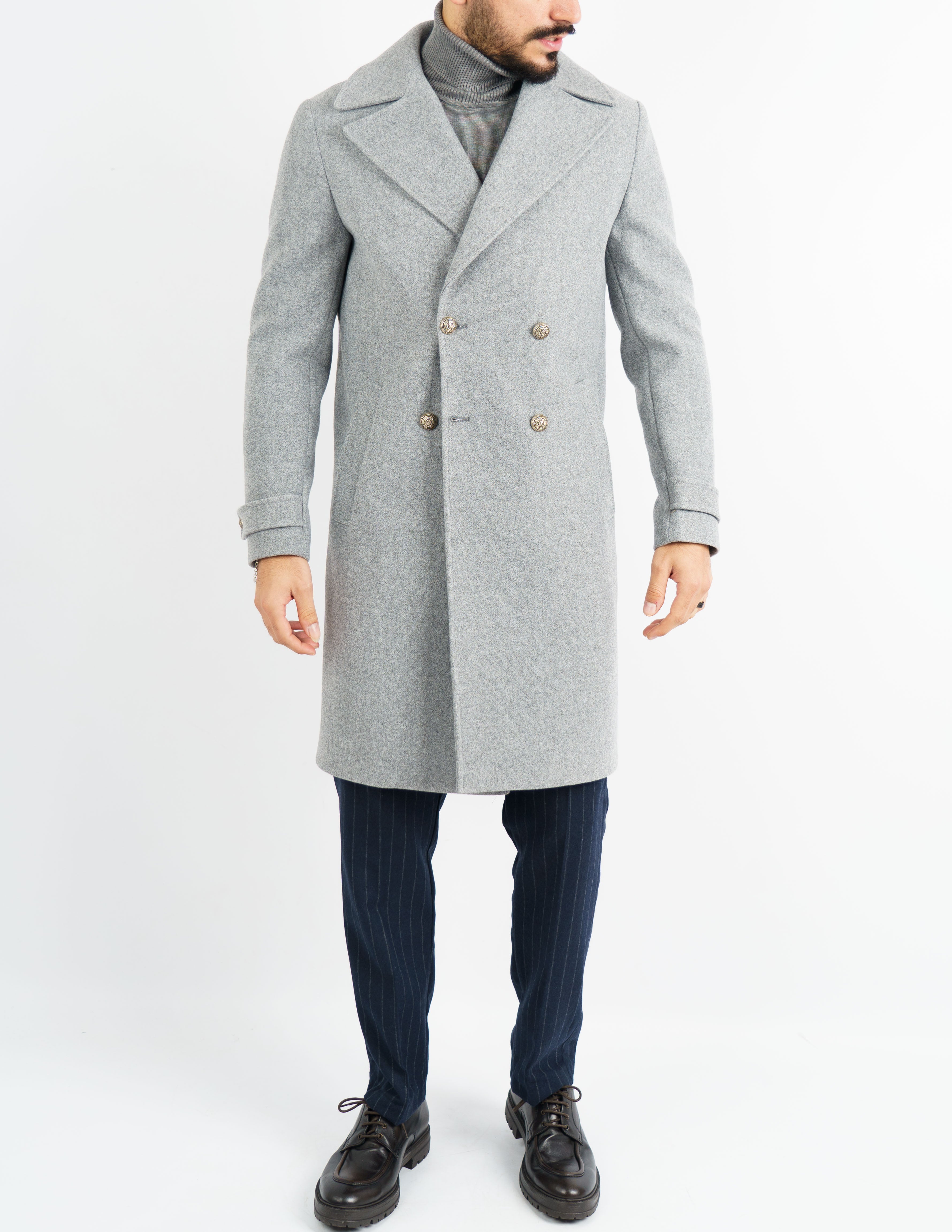 cappotto lungo elegante bottone gioiello