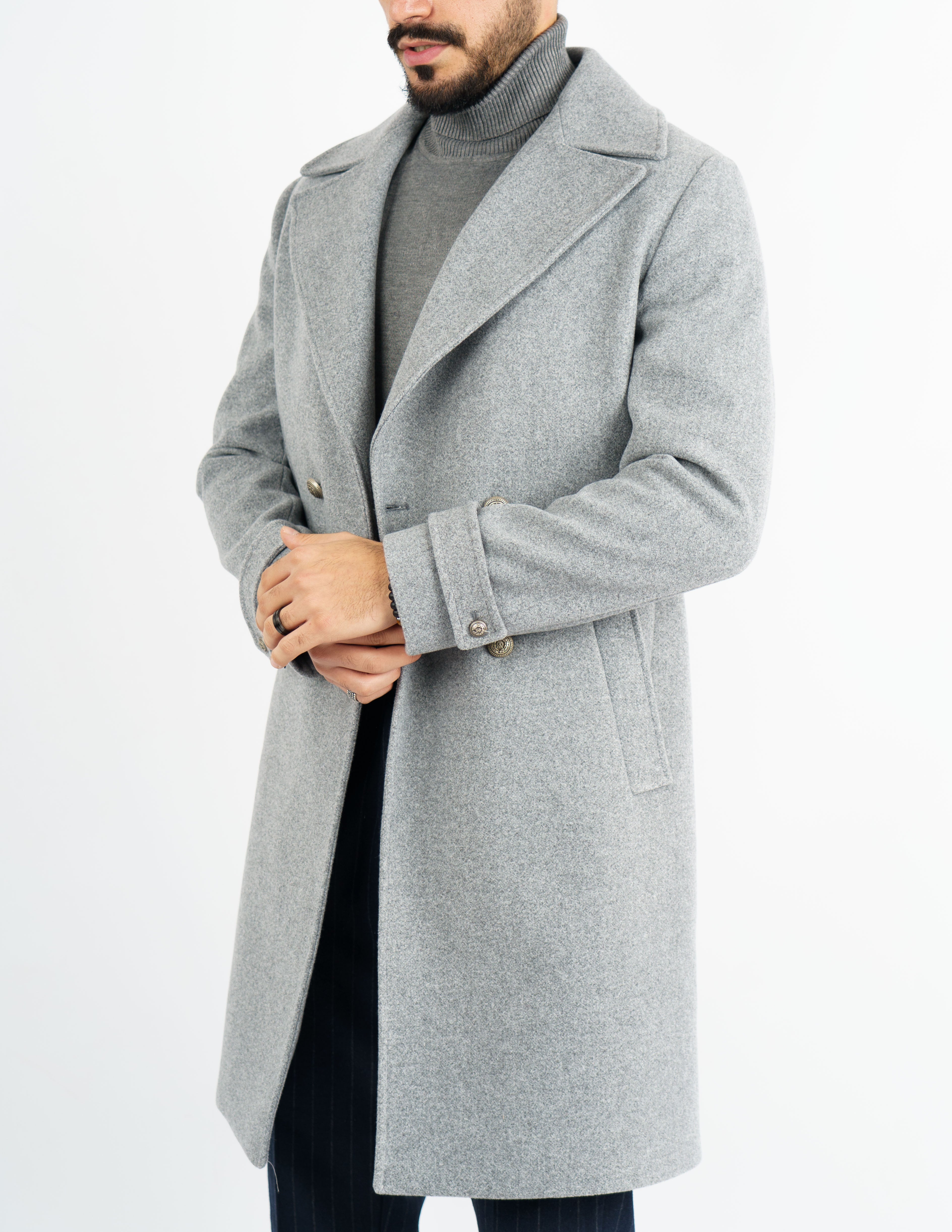 cappotto lungo elegante bottone gioiello