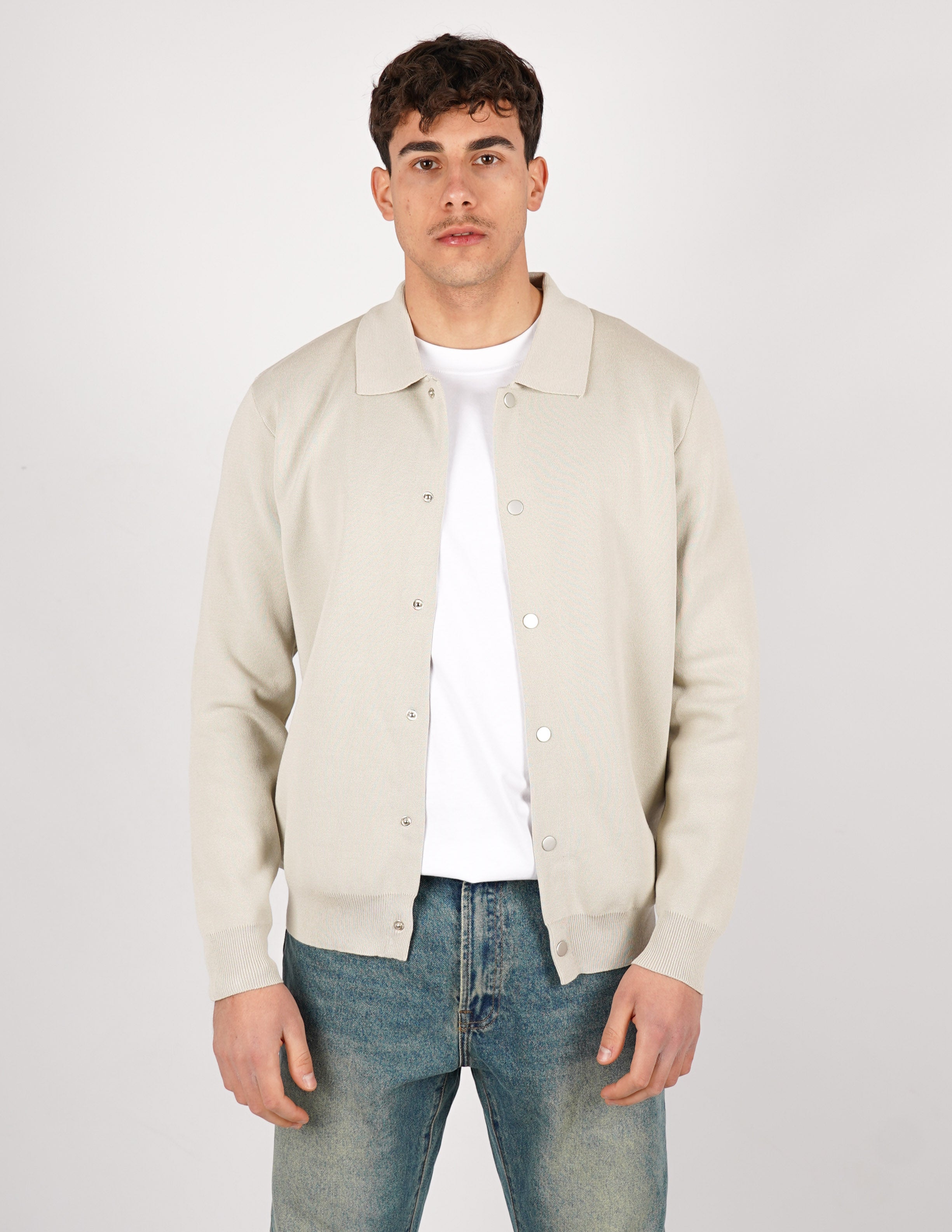 cardigan con bottone automatico