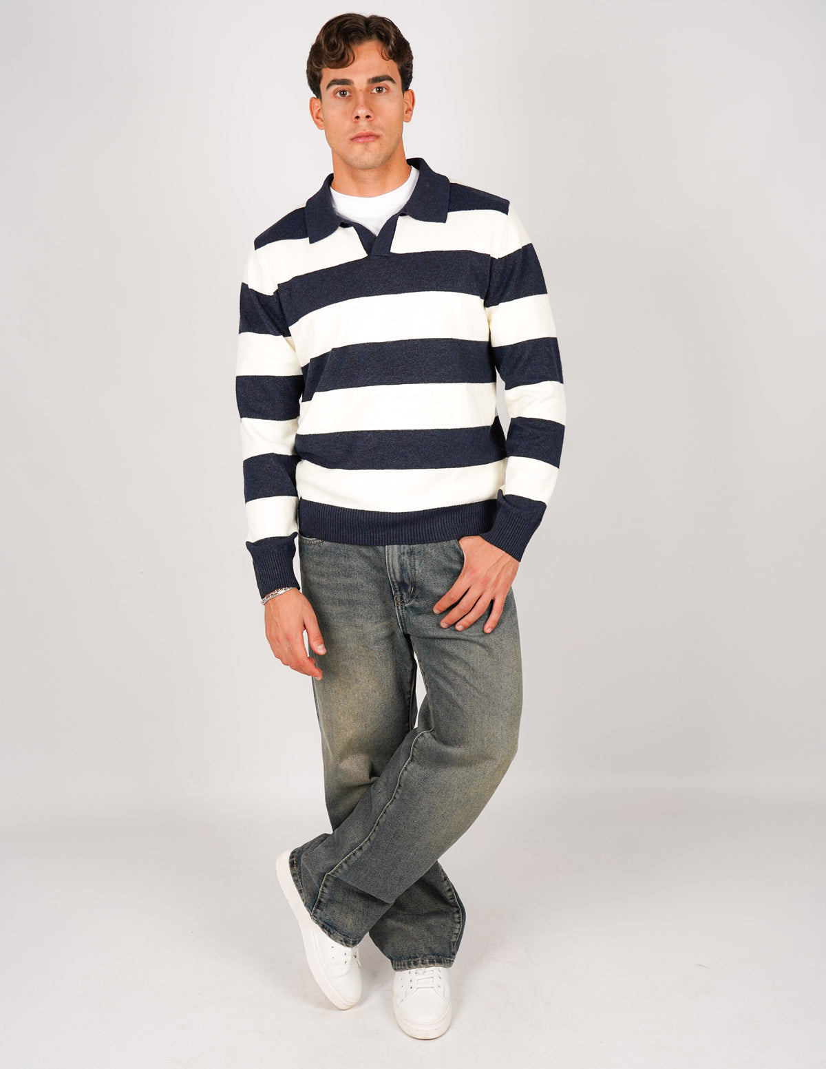 POLO RIGATA CON COLLO APERTO