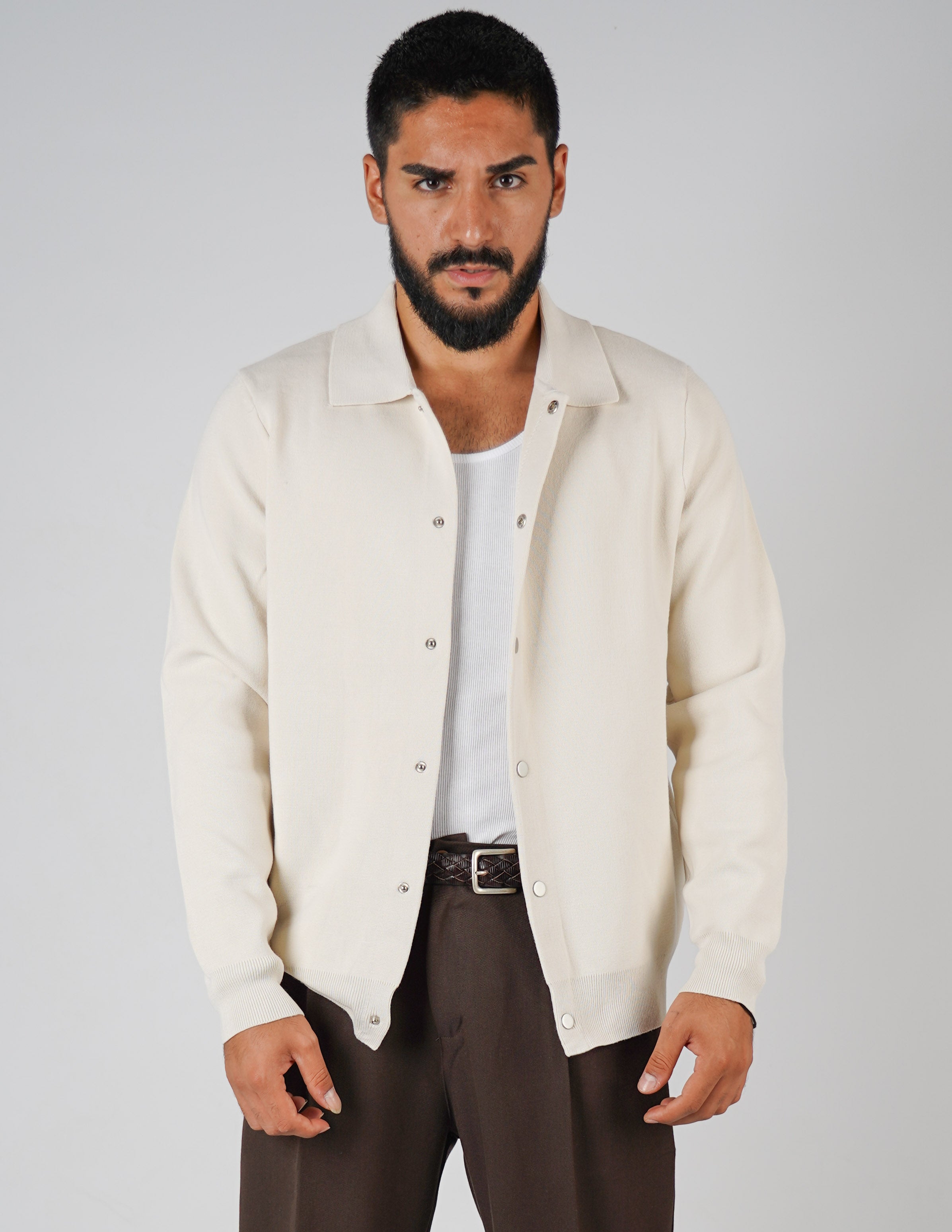 Cardigan con bottone automatico