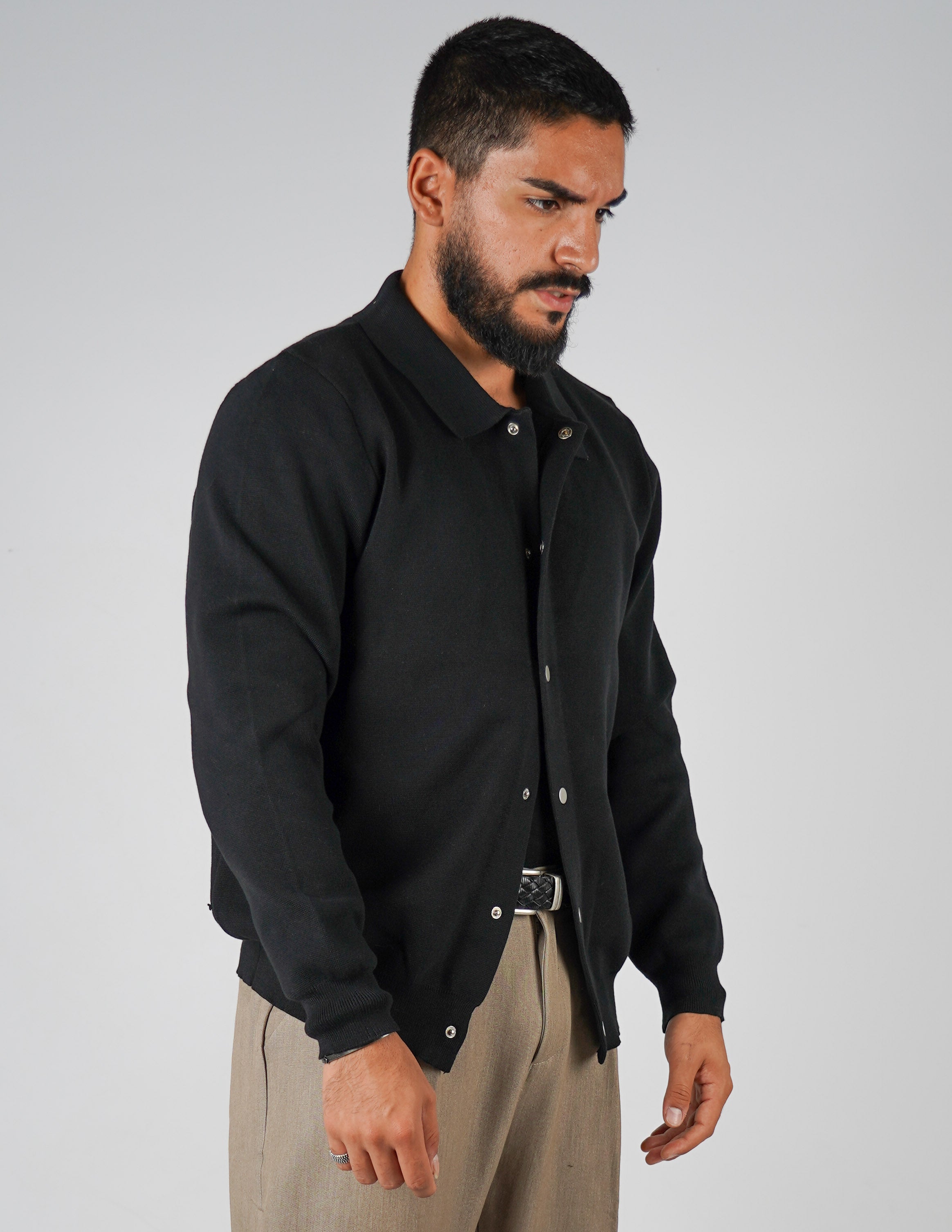 Cardigan con bottone automatico