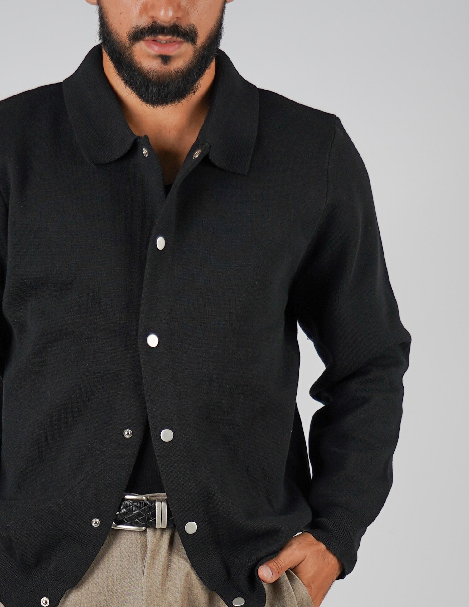 Cardigan con bottone automatico