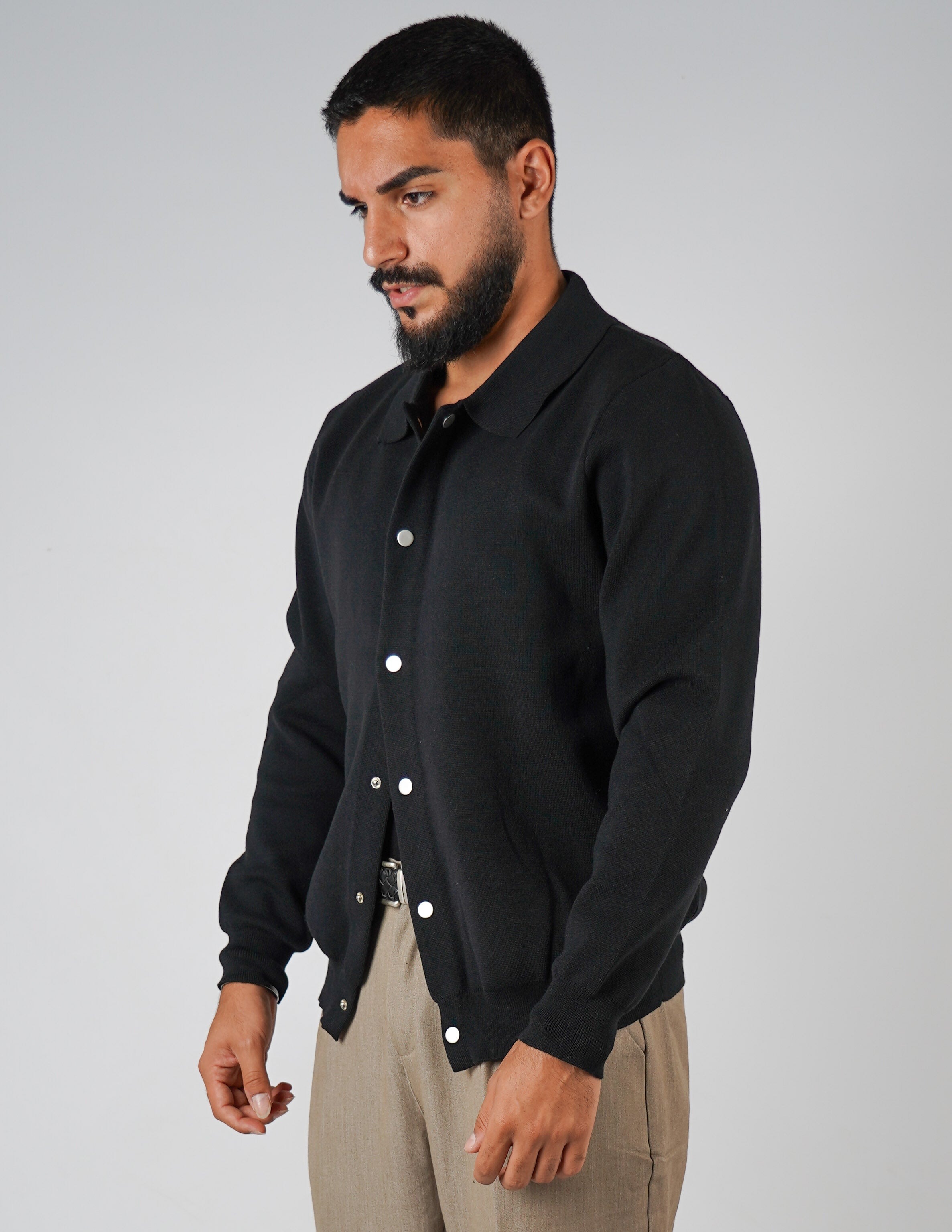 Cardigan con bottone automatico