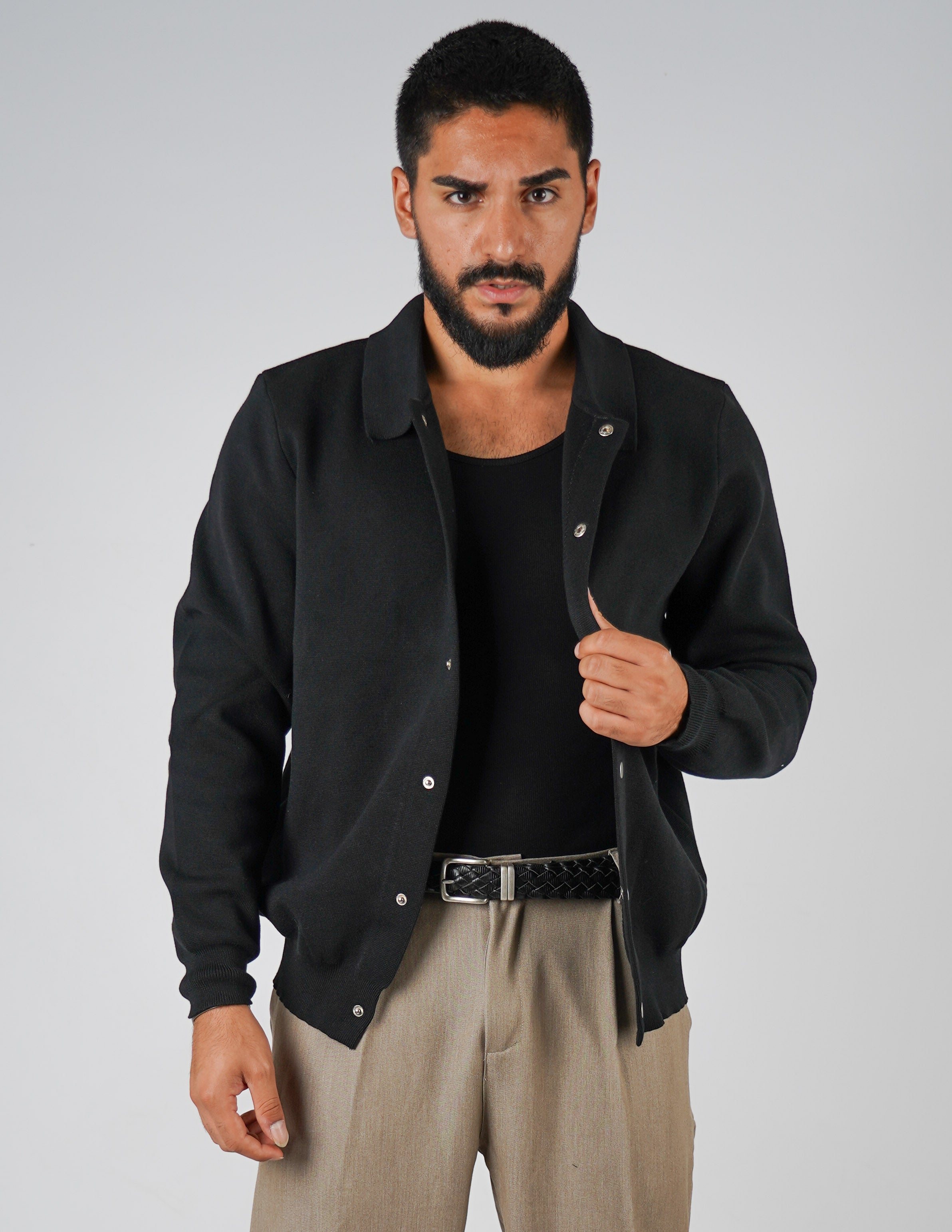 Cardigan con bottone automatico