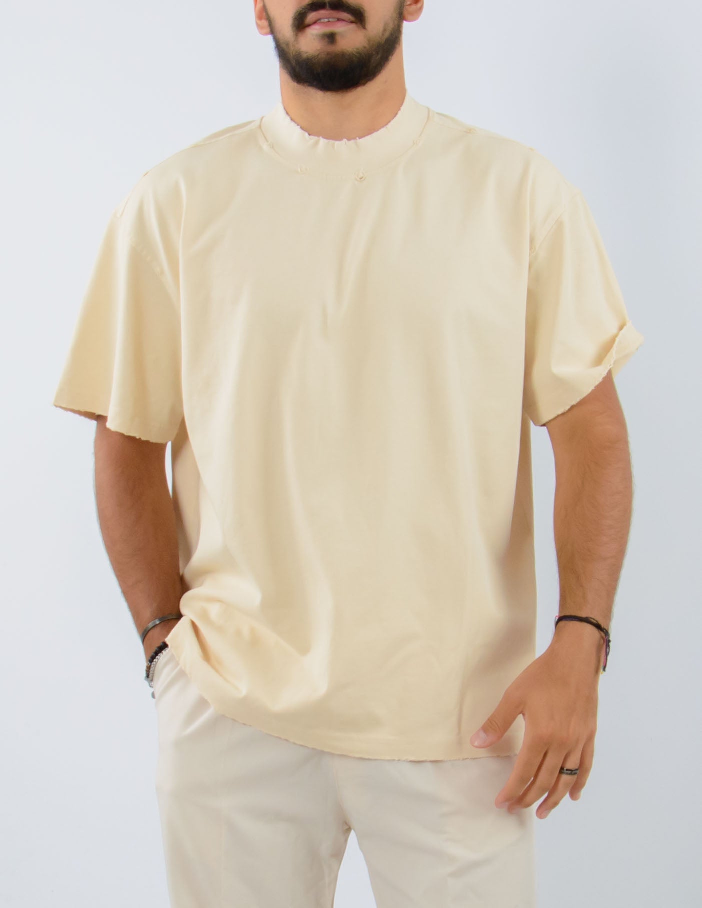 t-shirt uomo regular fit con dettagli