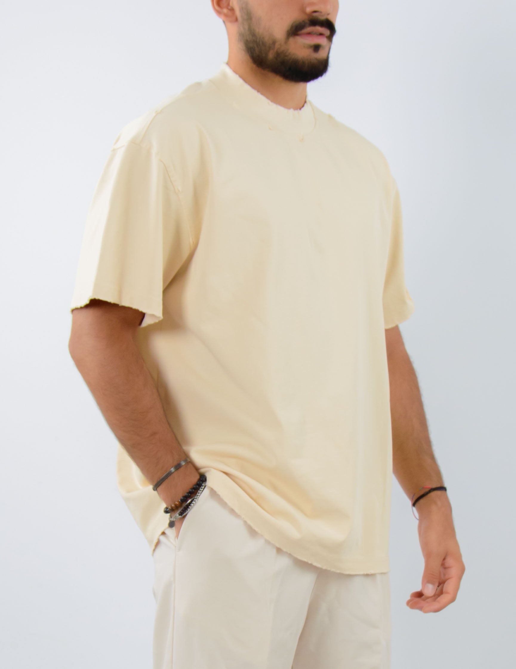 t-shirt uomo regular fit con dettagli