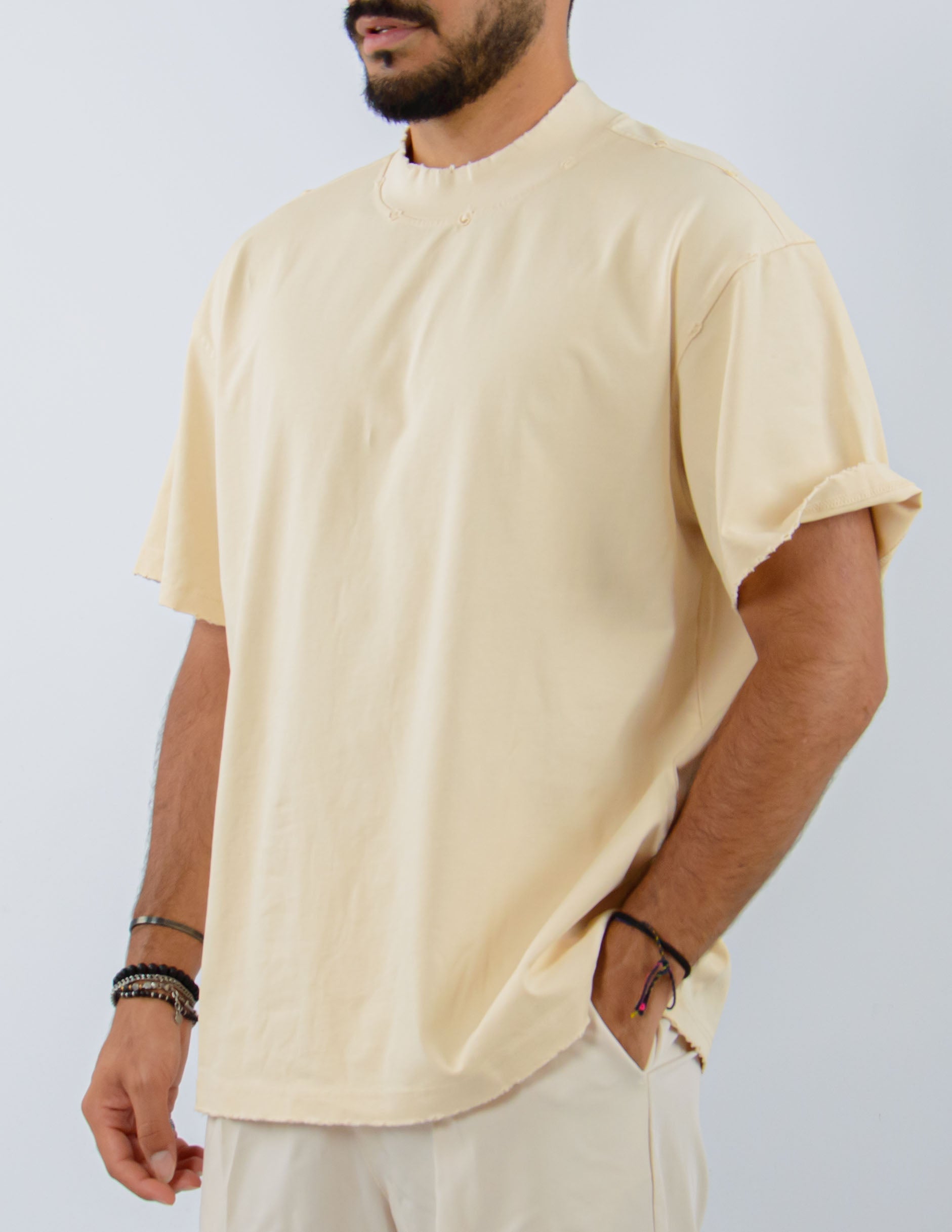 t-shirt uomo regular fit con dettagli