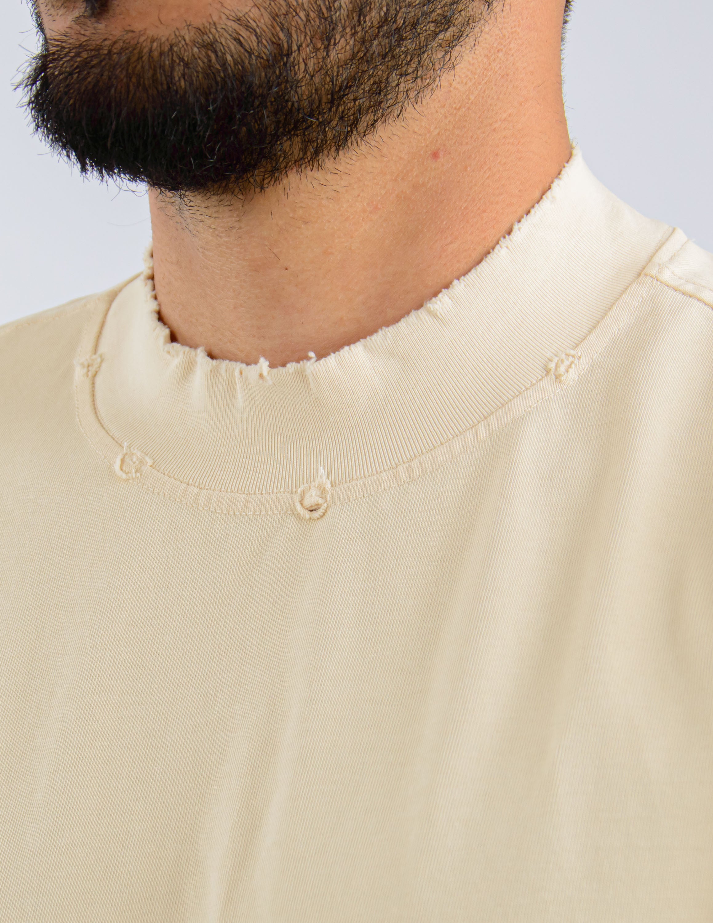 t-shirt uomo regular fit con dettagli