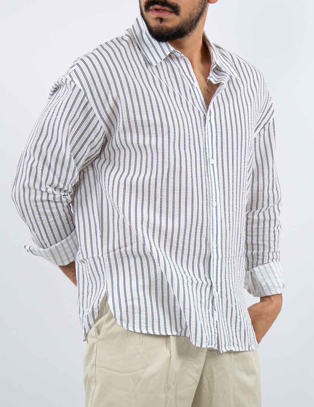 CAMICIA DALLA VESTIBILITà COMODA IN POPELINE A RIGHE