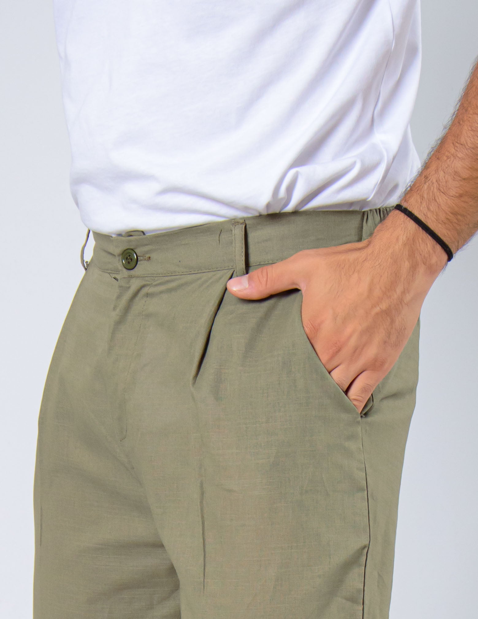 pantalone comodo con pence in lino