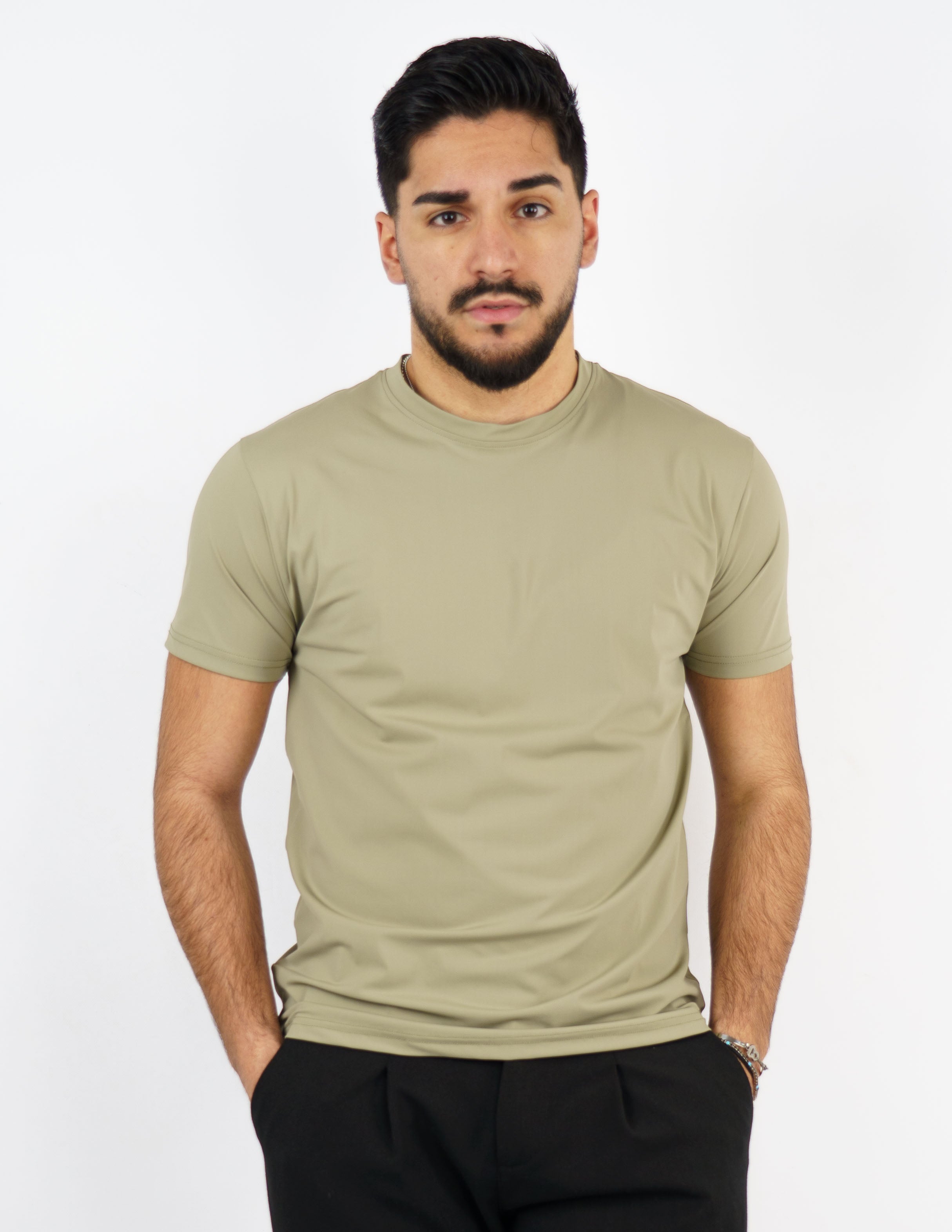 T-SHIRT UOMO EXTRA LIGHT TESSUTO "NO STIRO"