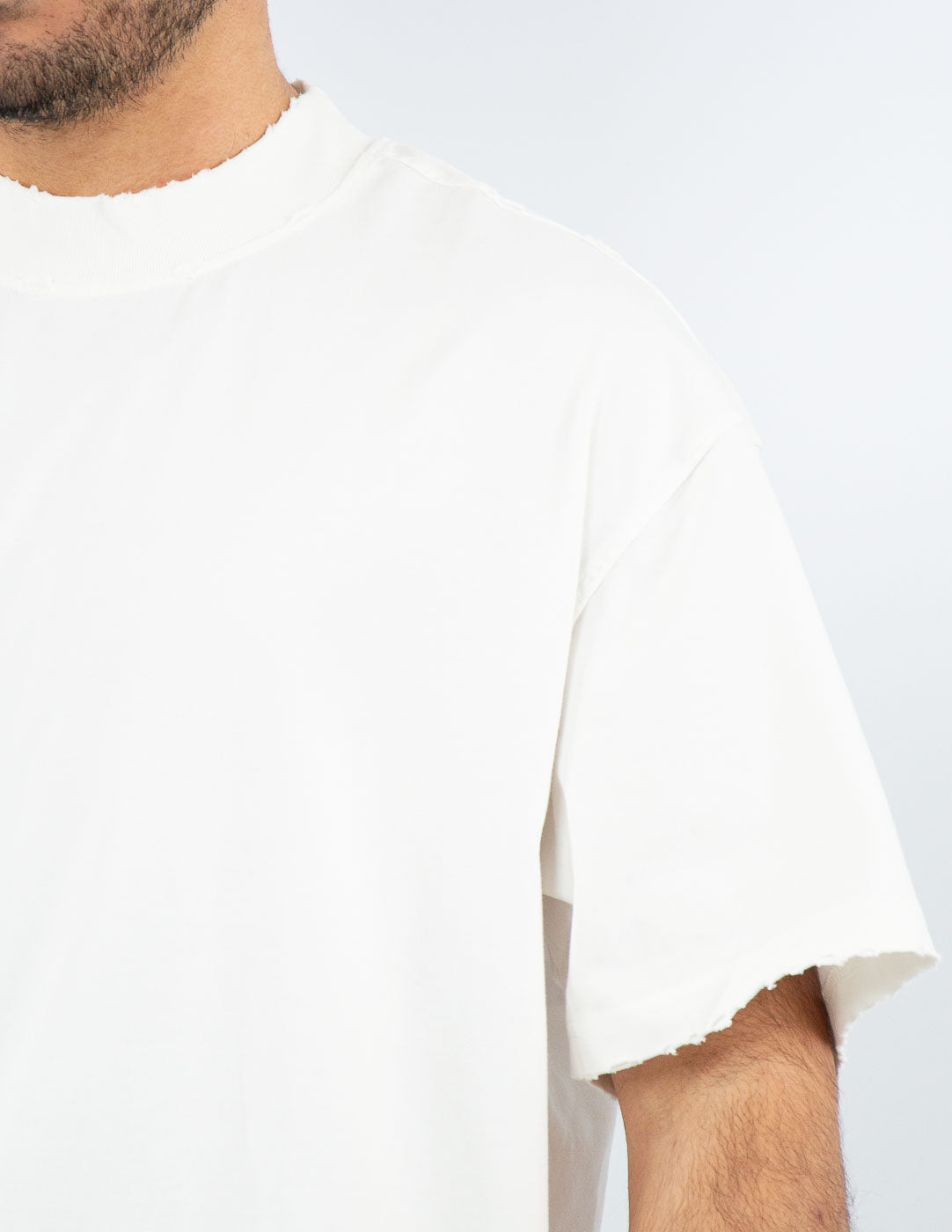 t-shirt uomo regular fit con dettagli