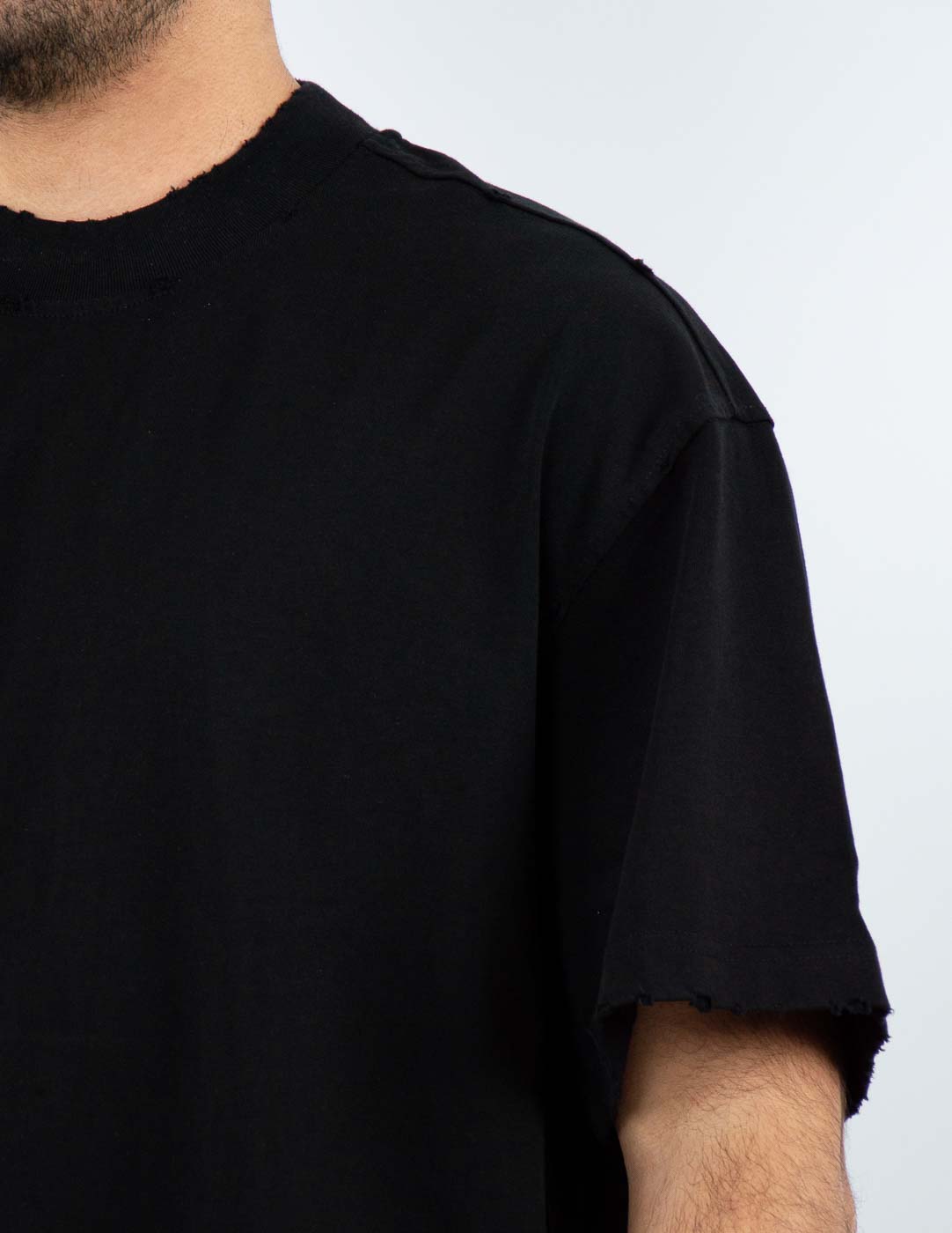 t-shirt uomo regular fit con dettagli