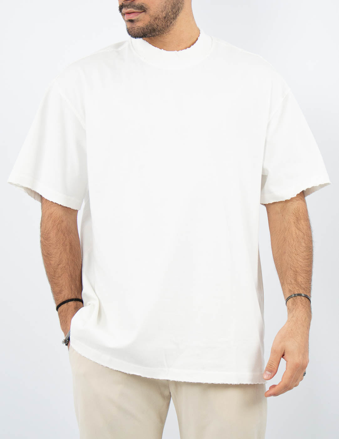 t-shirt uomo regular fit con dettagli
