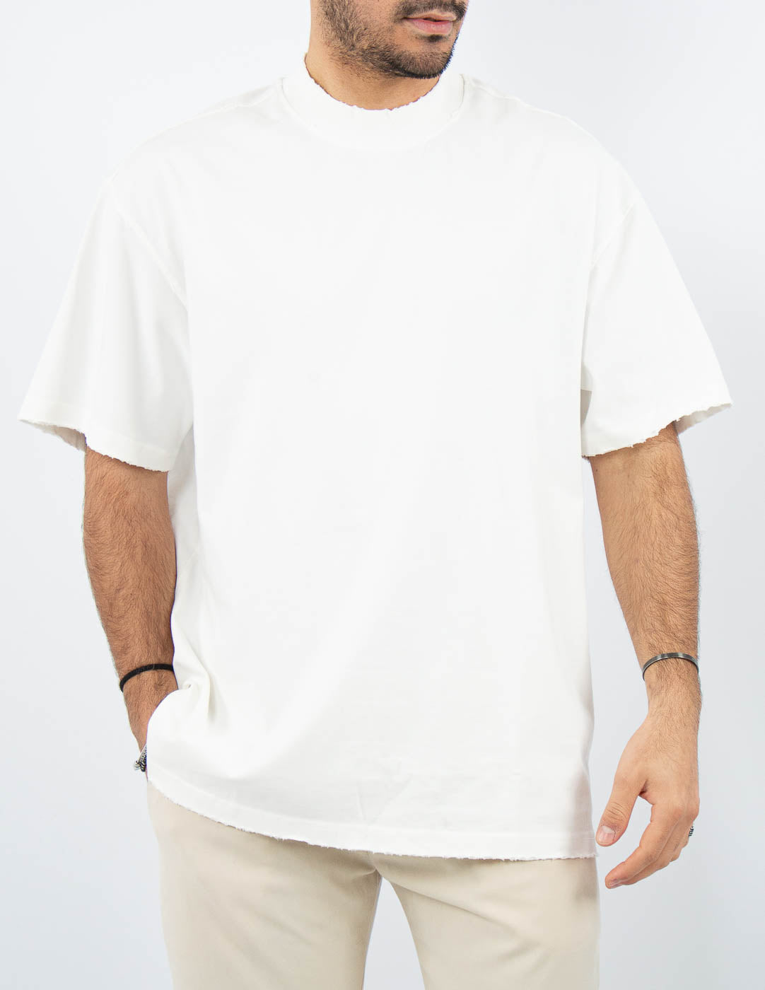 t-shirt uomo regular fit con dettagli
