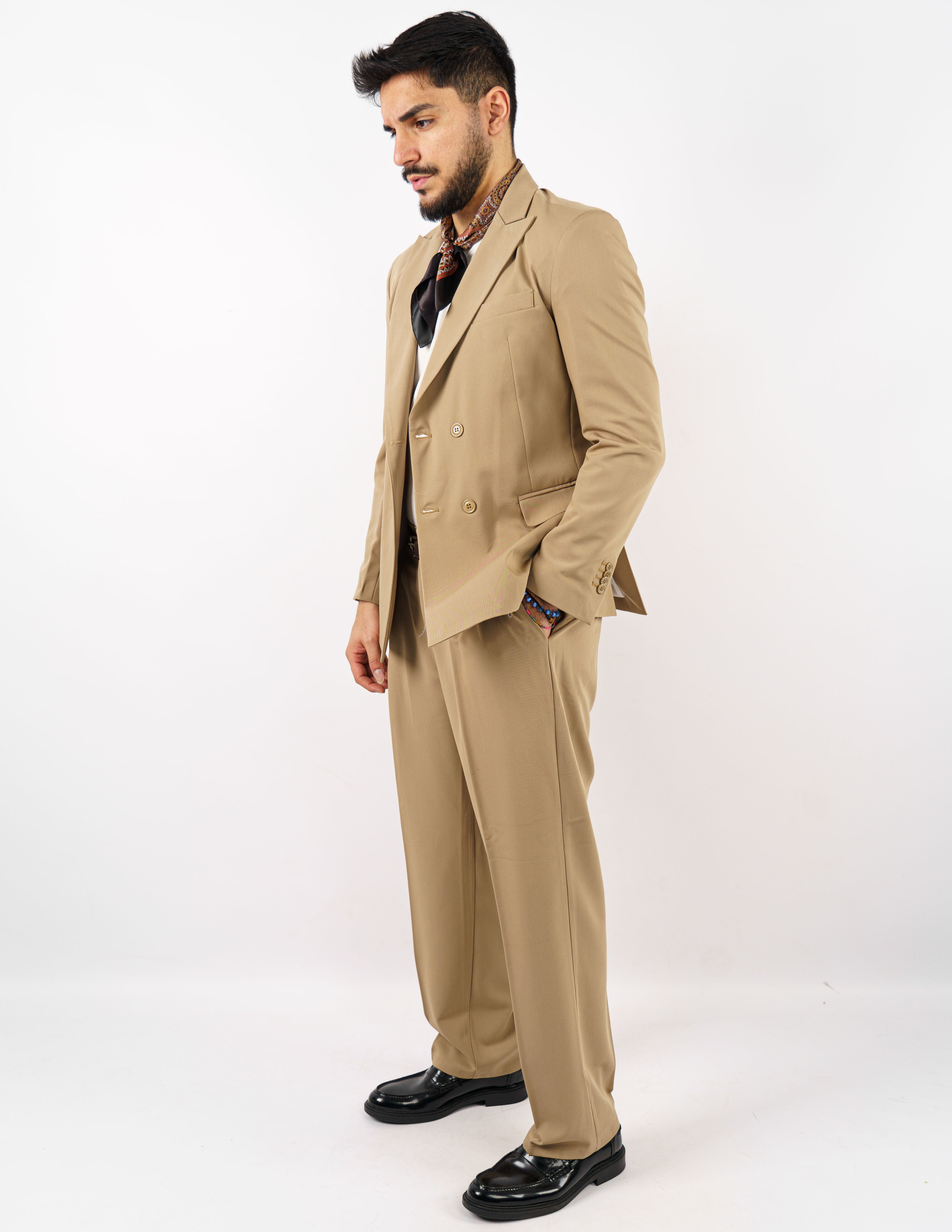 abito doppiopetto con pantalone fondo largo