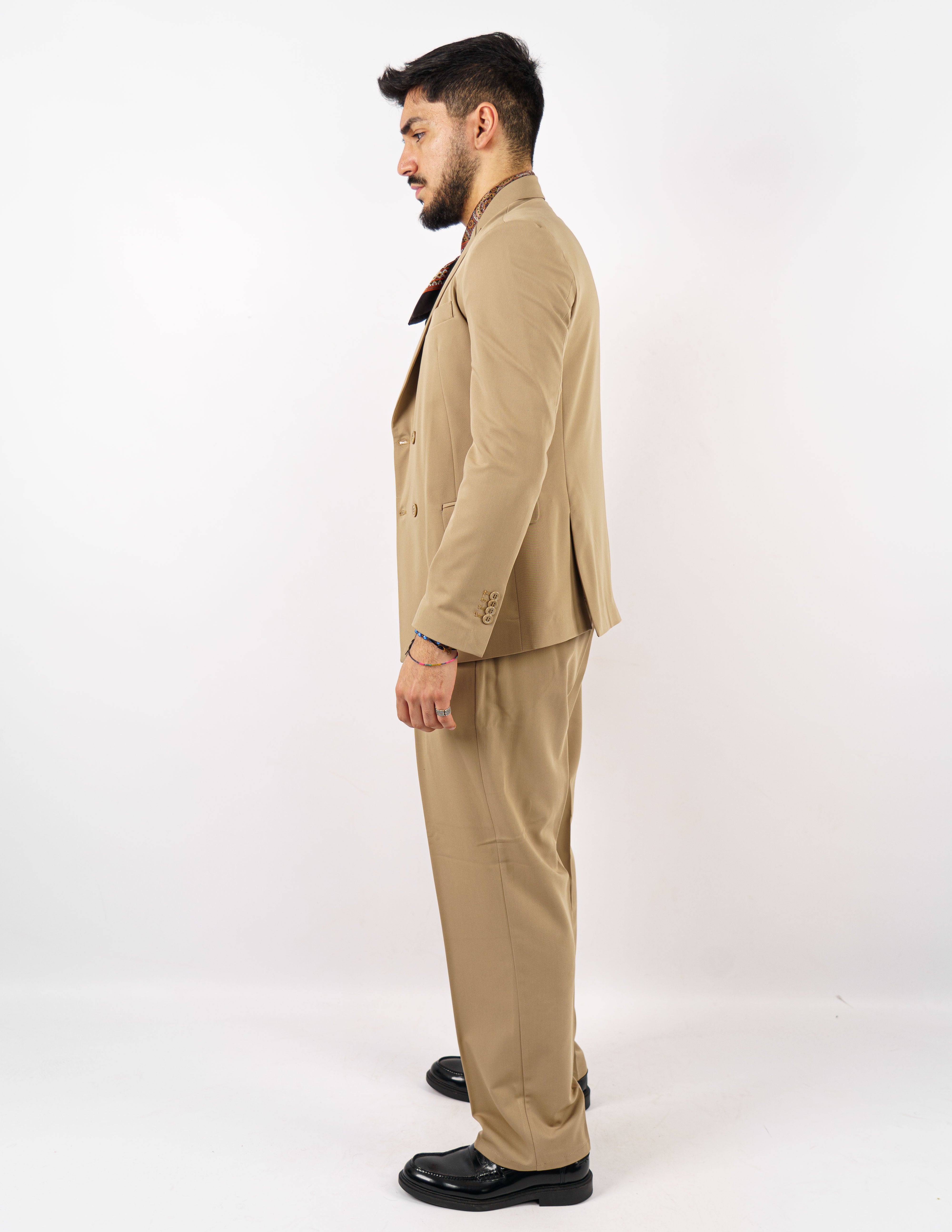 abito doppiopetto con pantalone fondo largo