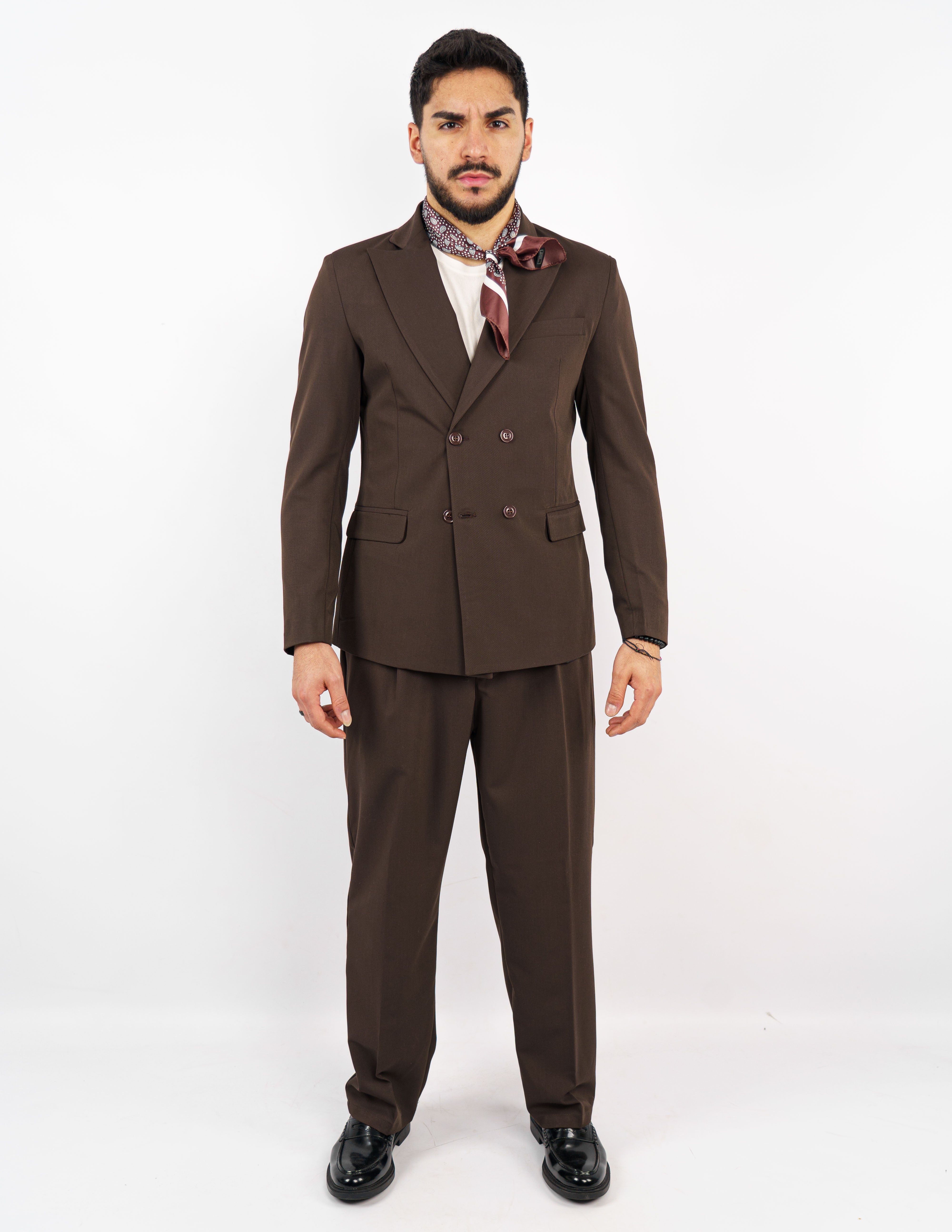 abito doppiopetto con pantalone fondo largo