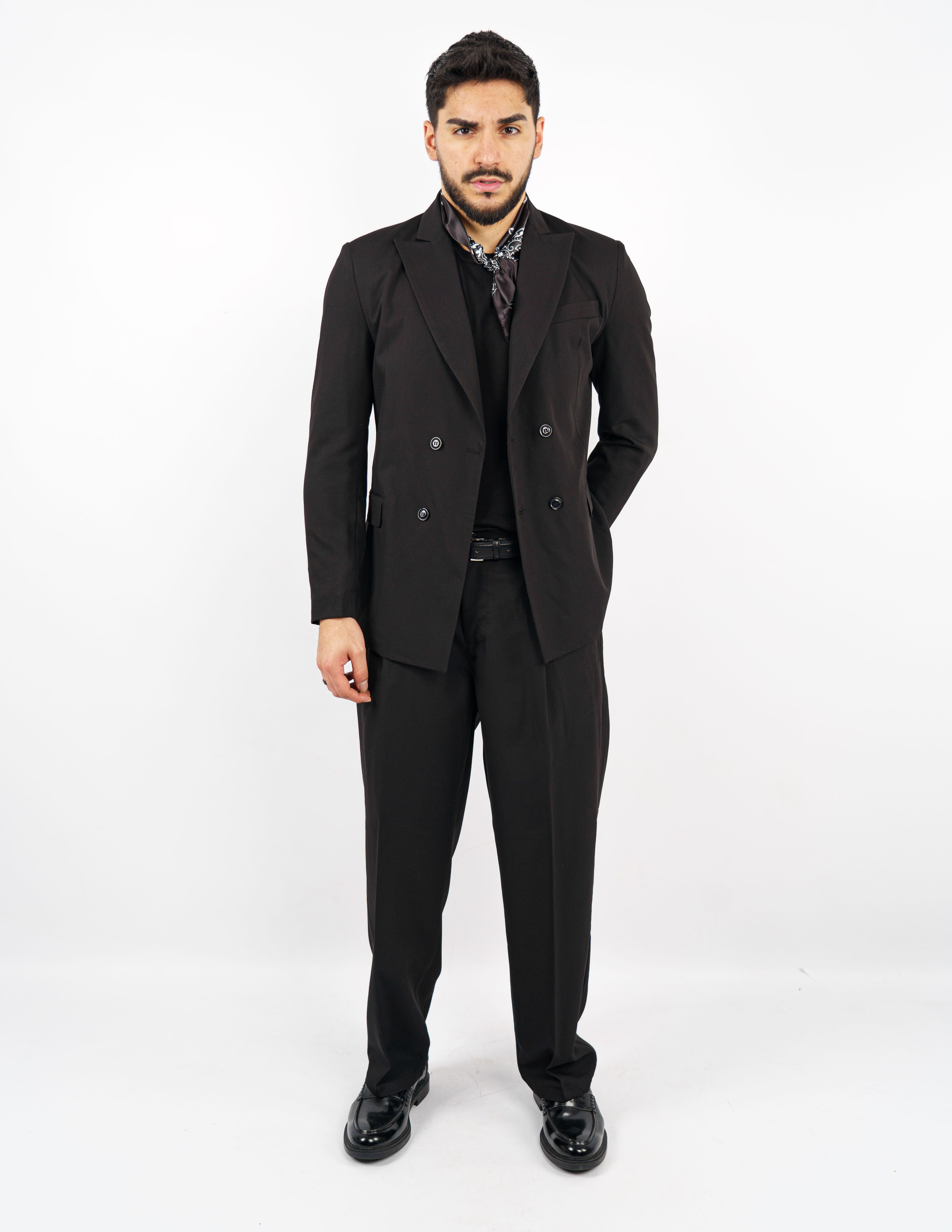 abito doppiopetto con pantalone fondo largo