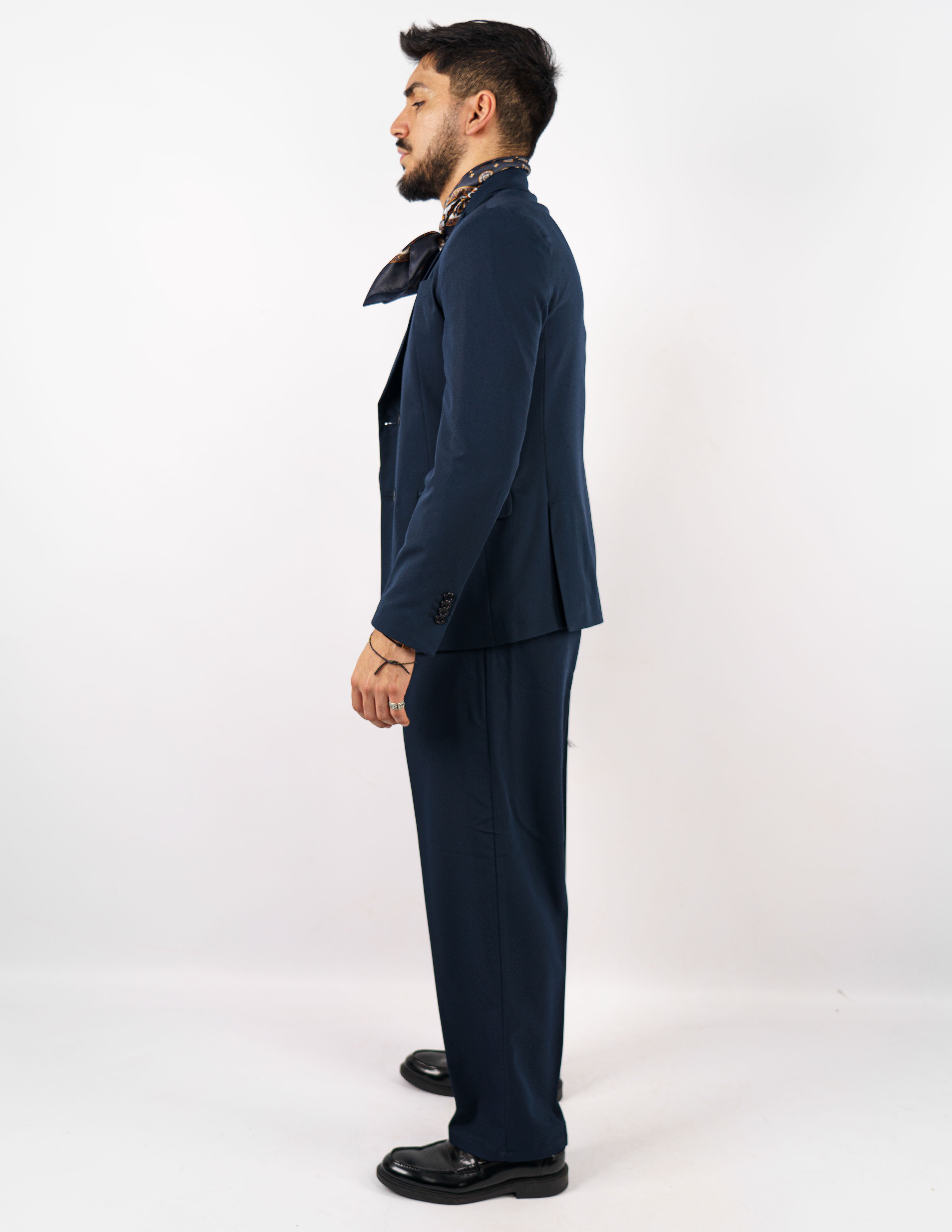 abito doppiopetto con pantalone fondo largo