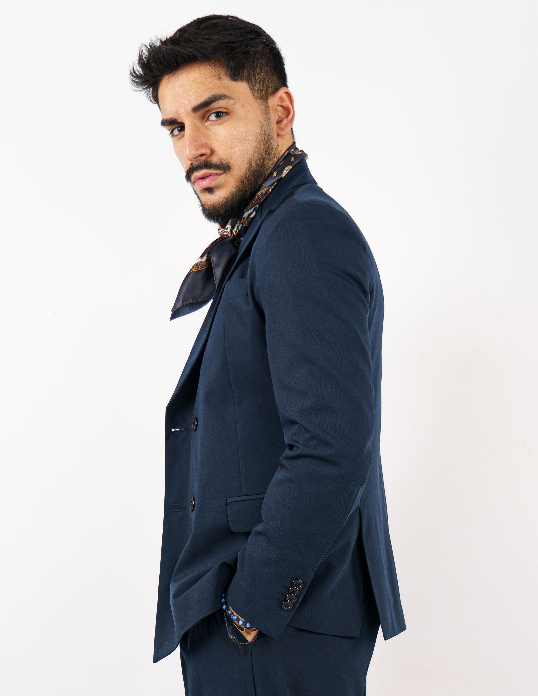 abito doppiopetto con pantalone fondo largo