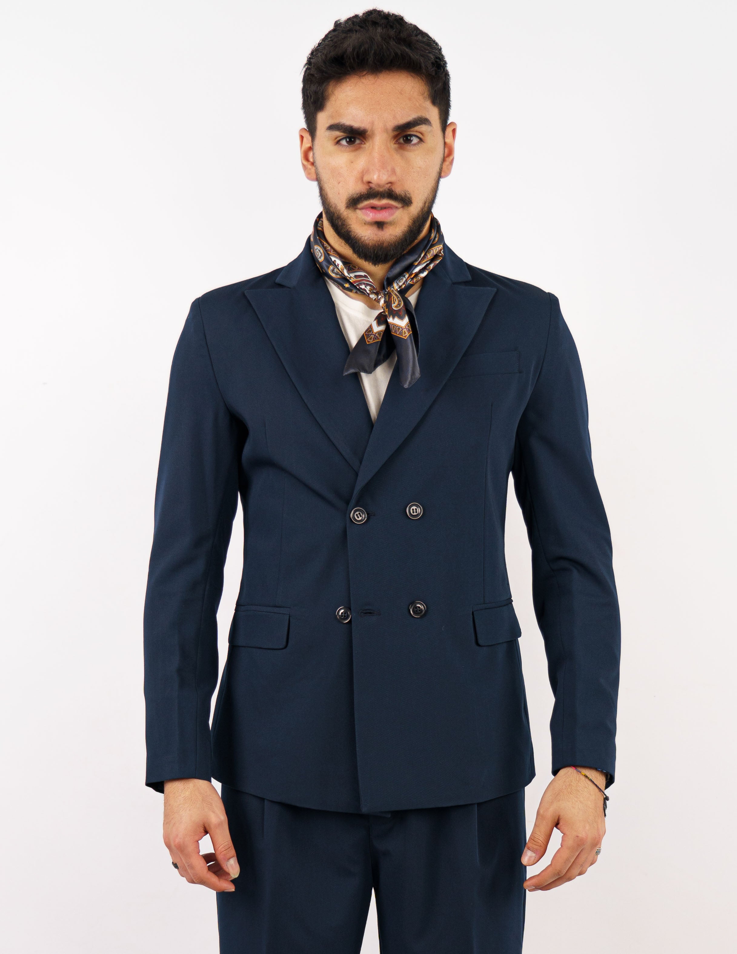 abito doppiopetto con pantalone fondo largo