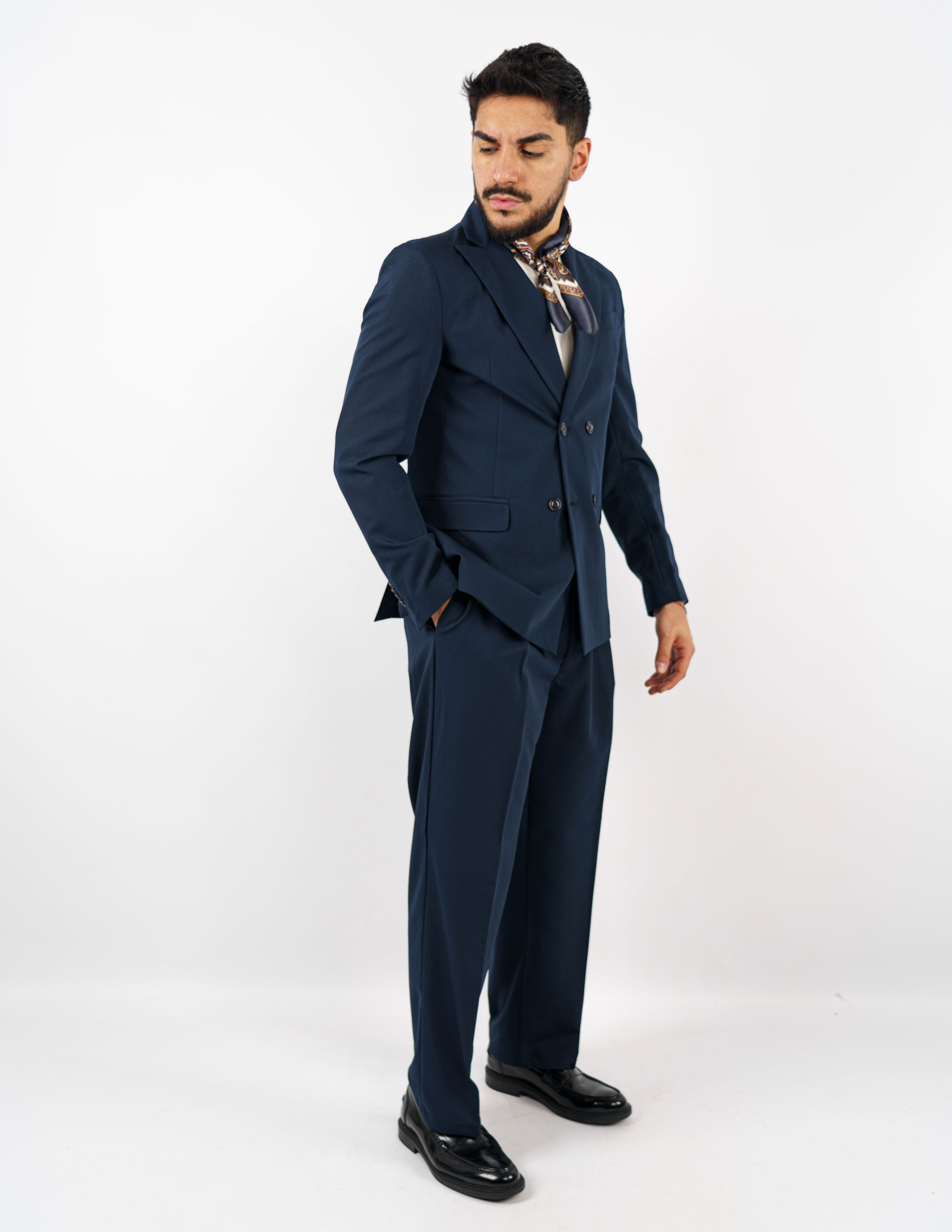 abito doppiopetto con pantalone fondo largo