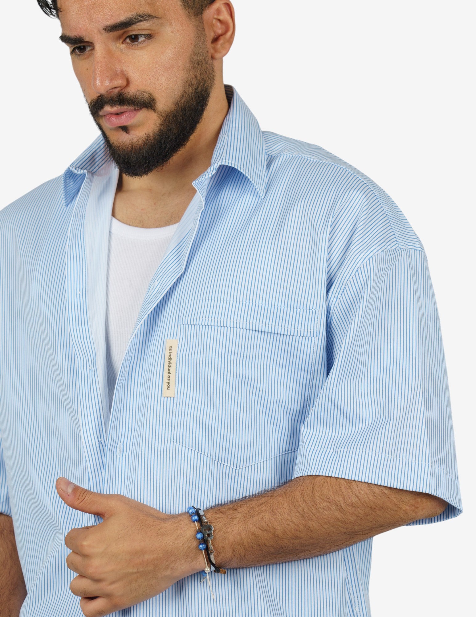 camicia cropped rigata con taschino