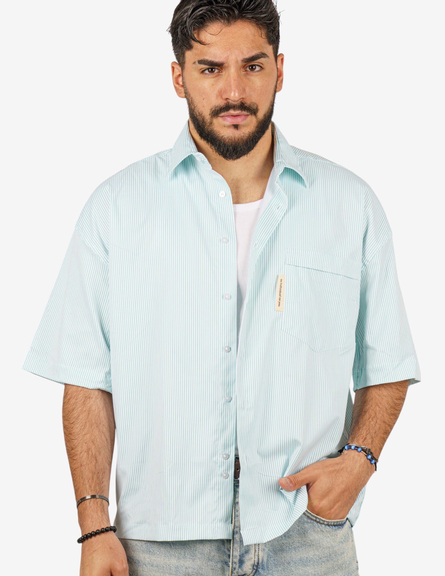 camicia cropped rigata con taschino