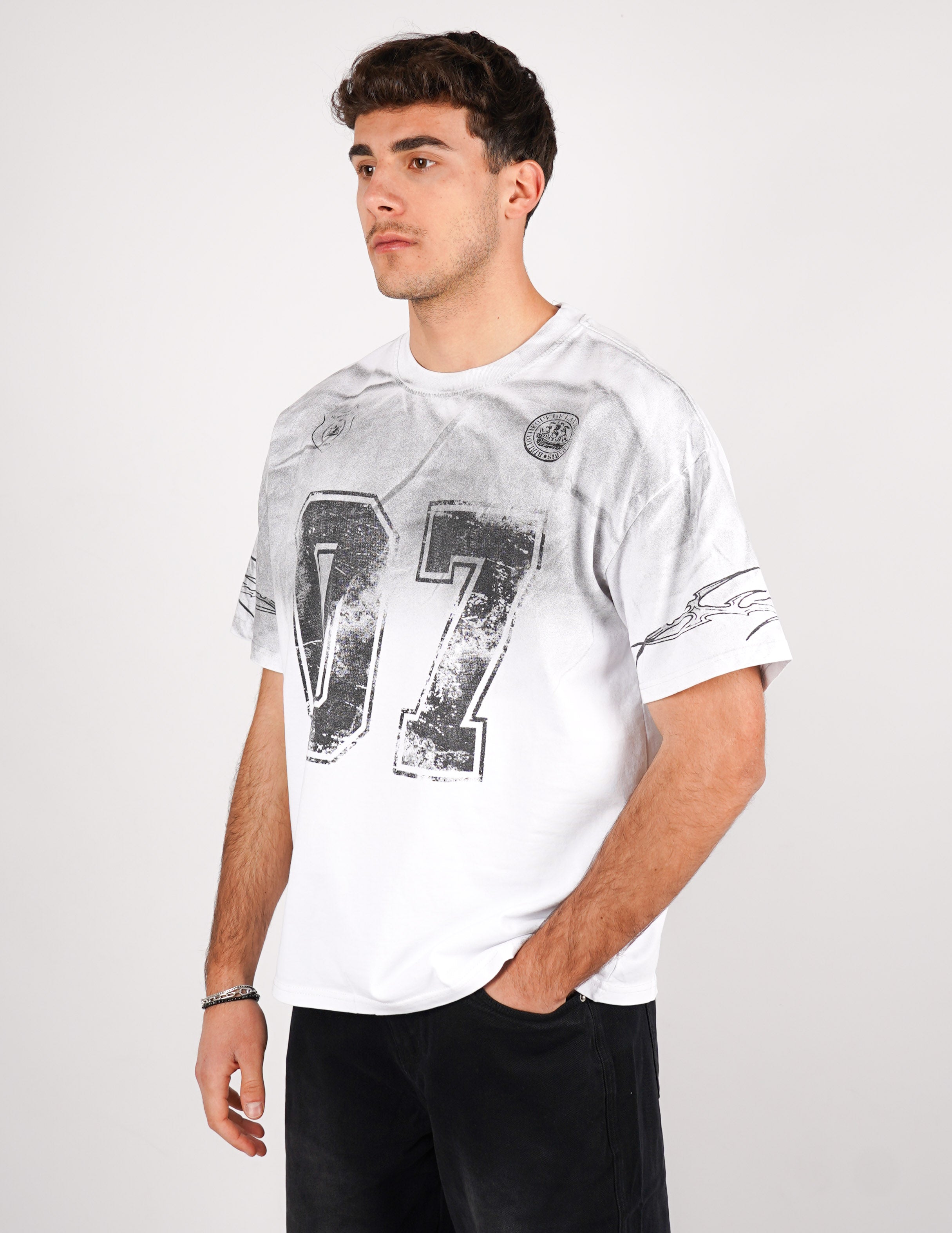 t-shirt slavata con numero