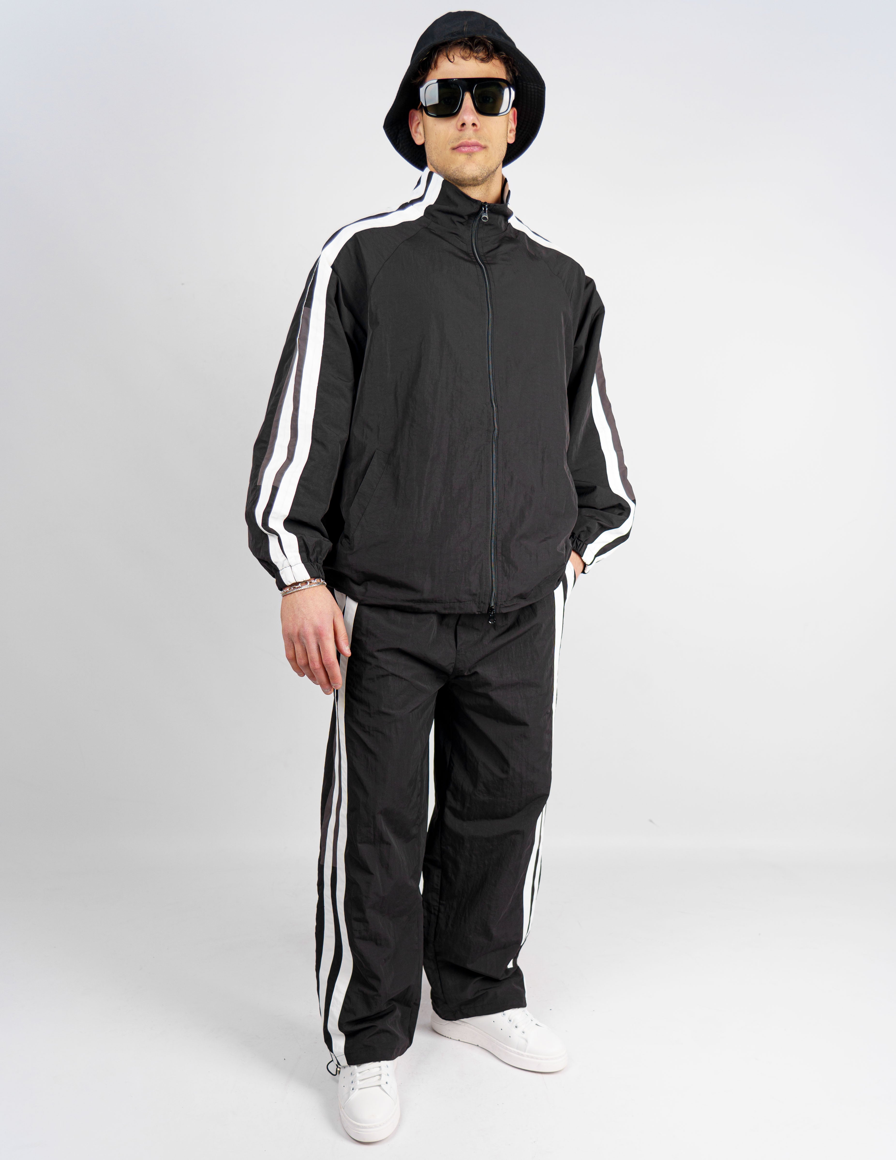 coordinato in tessuto tecnico leggero