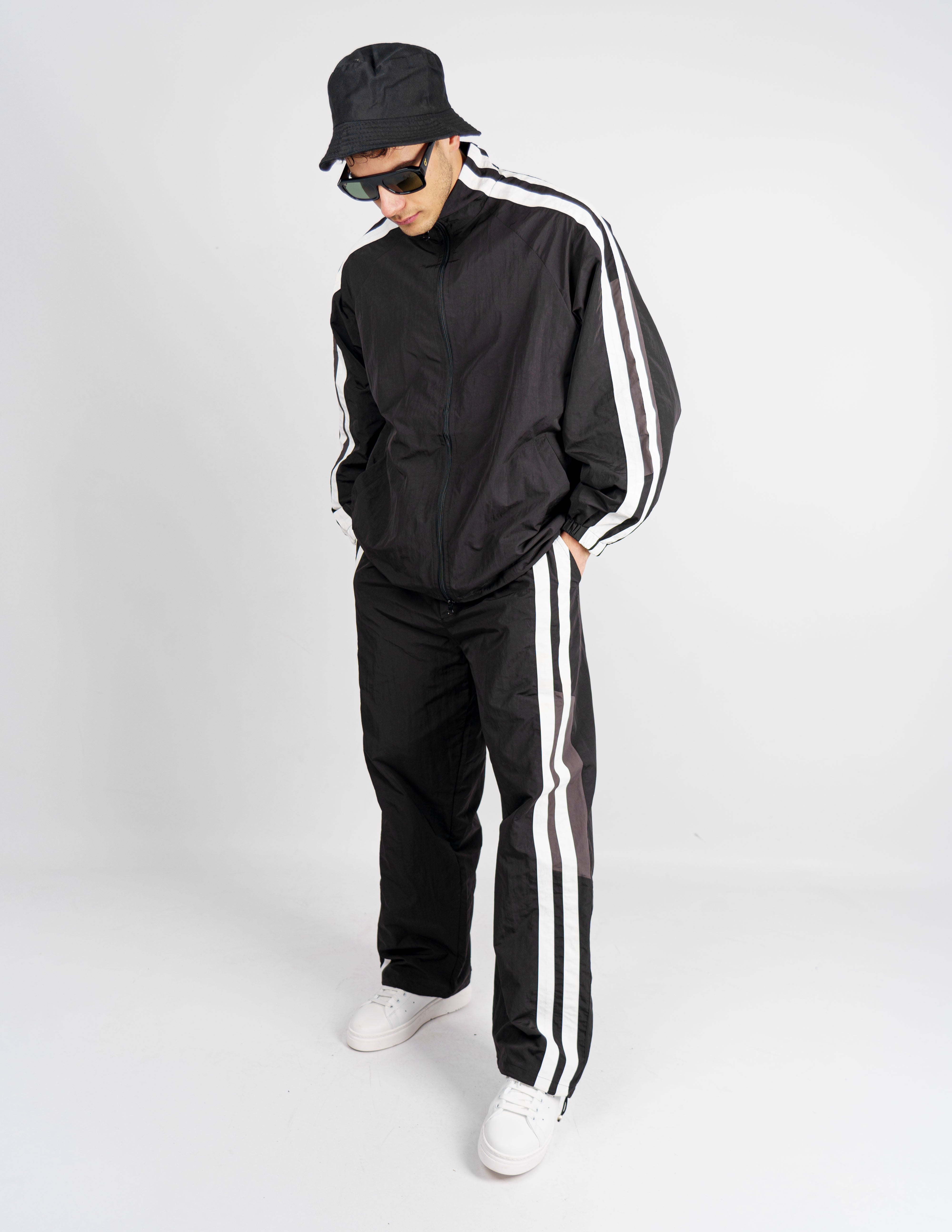 coordinato in tessuto tecnico leggero