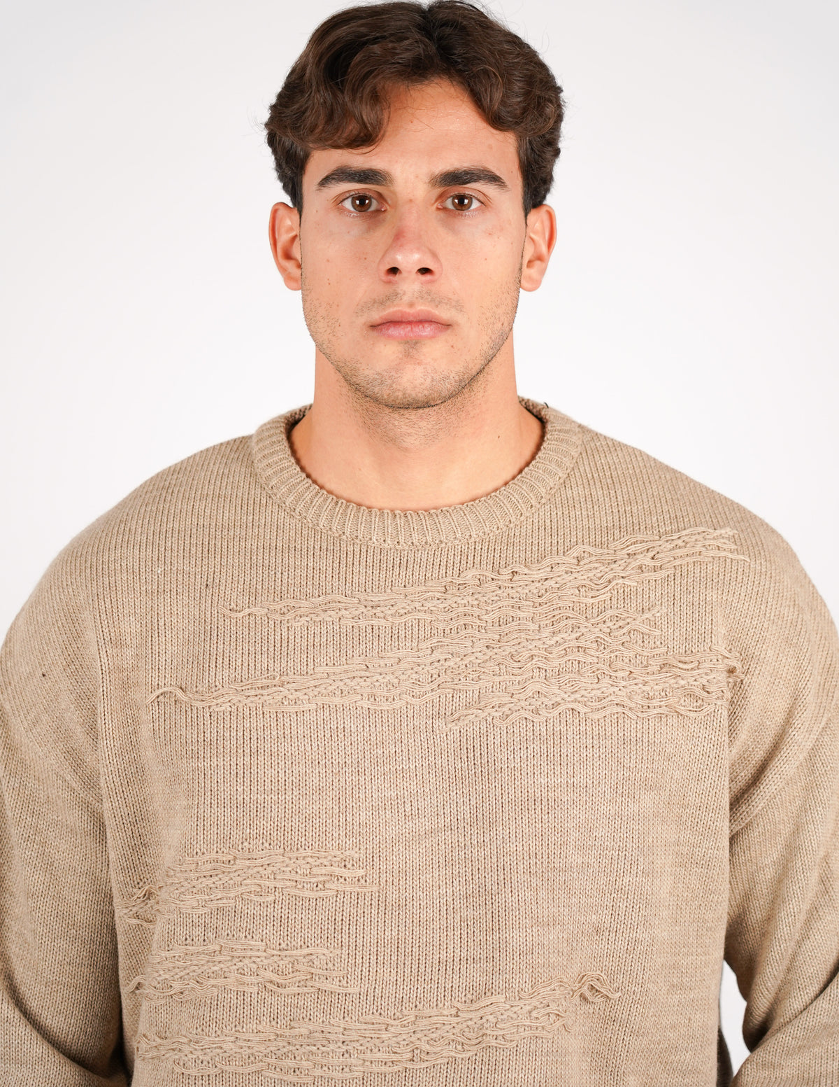 maglione crop con abrasioni