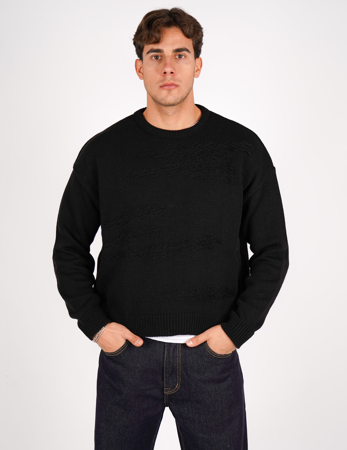 maglione crop con abrasioni