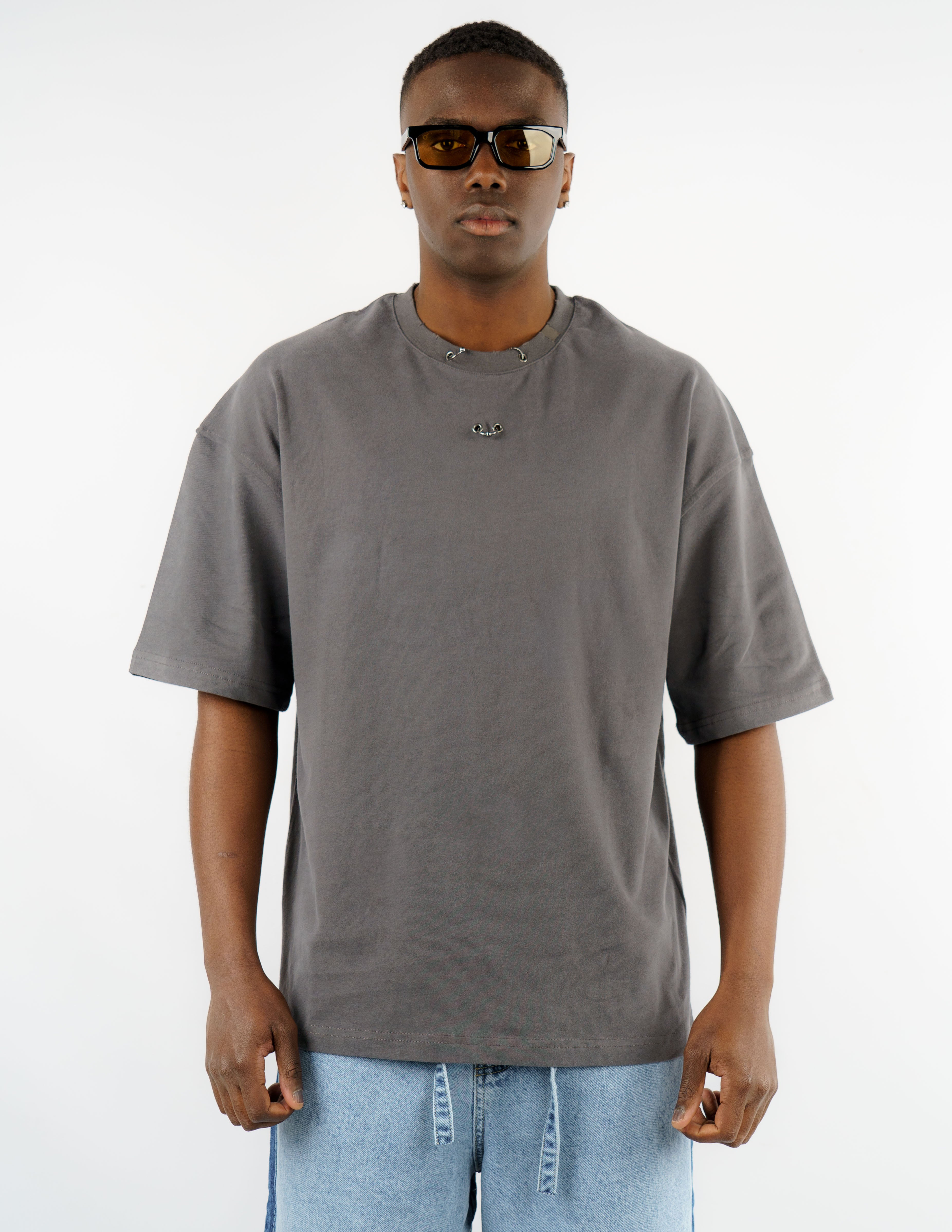 t-shirt over slavata con dettaglio