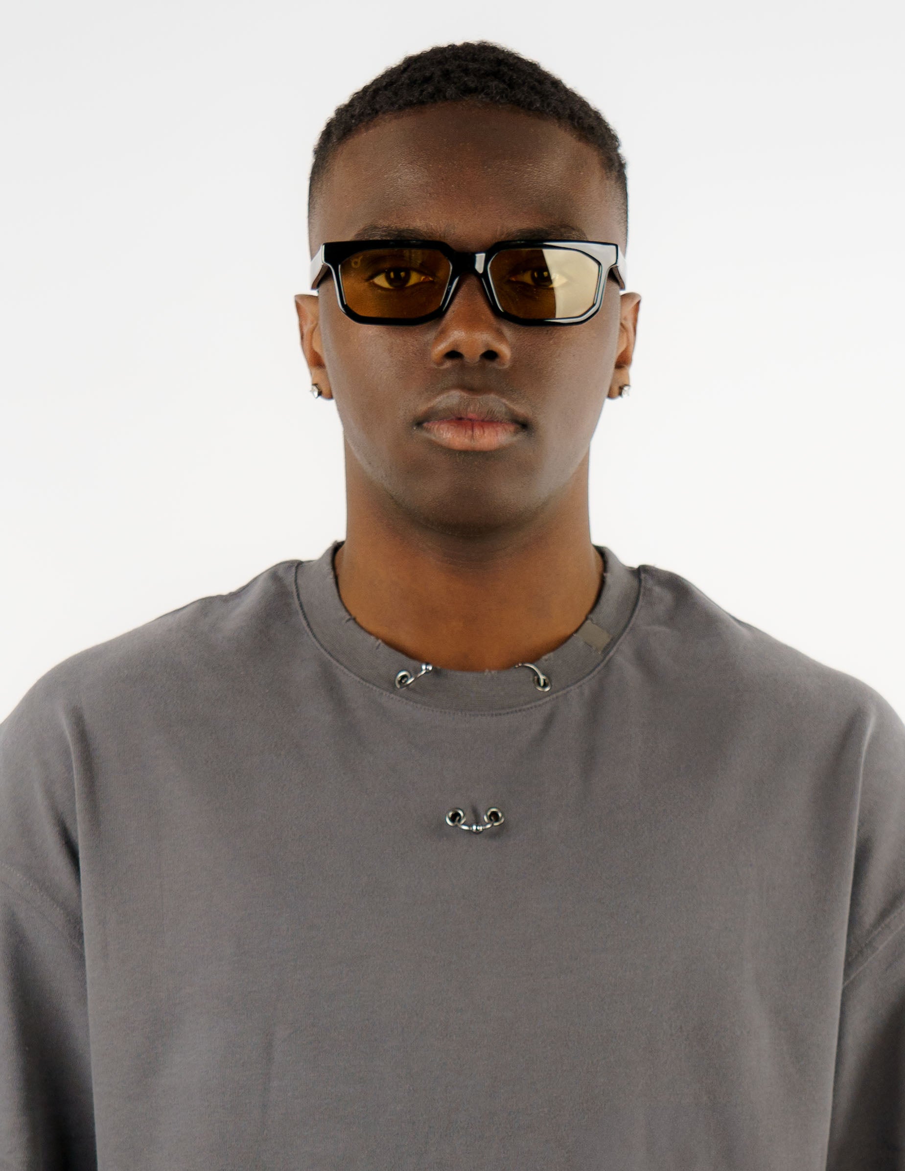 t-shirt over slavata con dettaglio