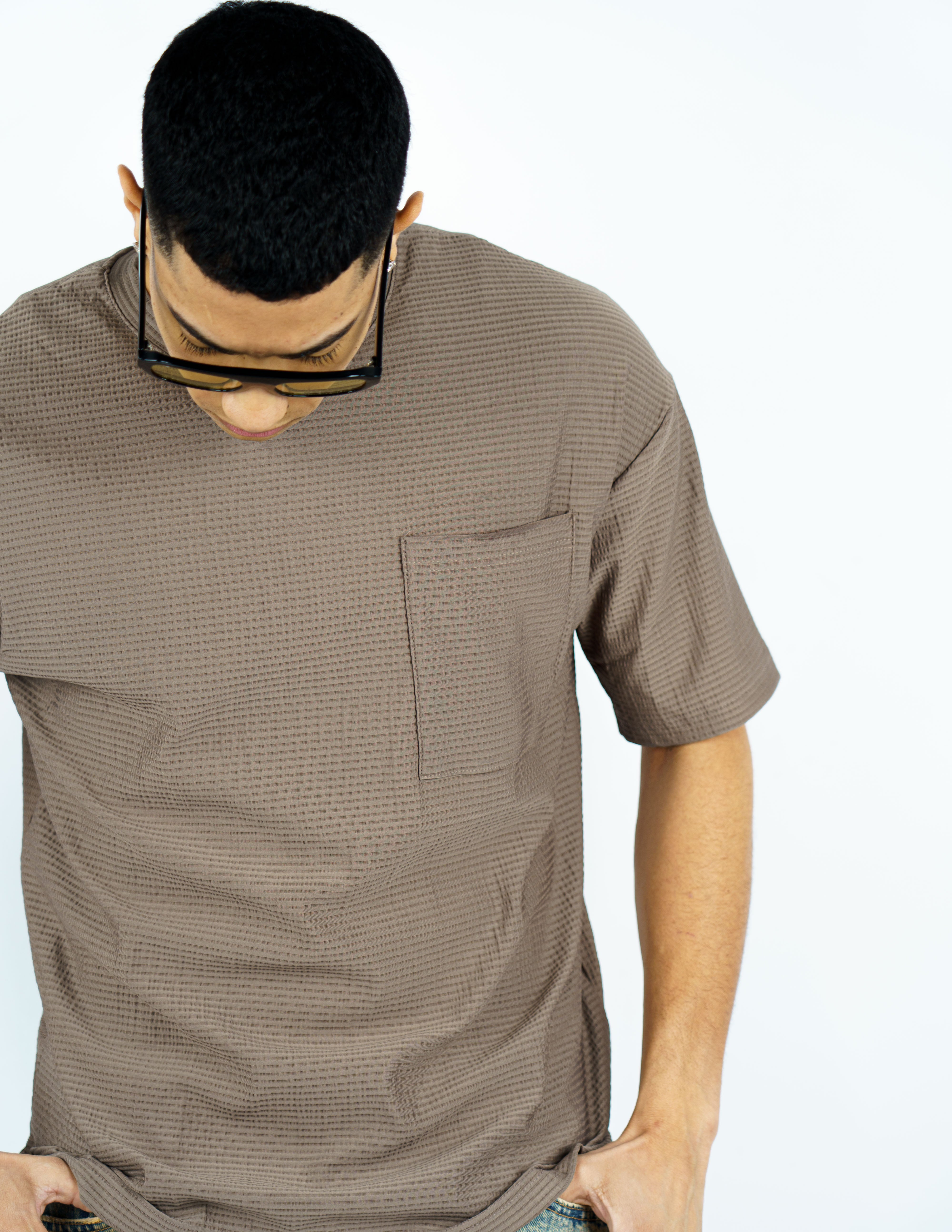 t-shirt strutturata con taschino semiover