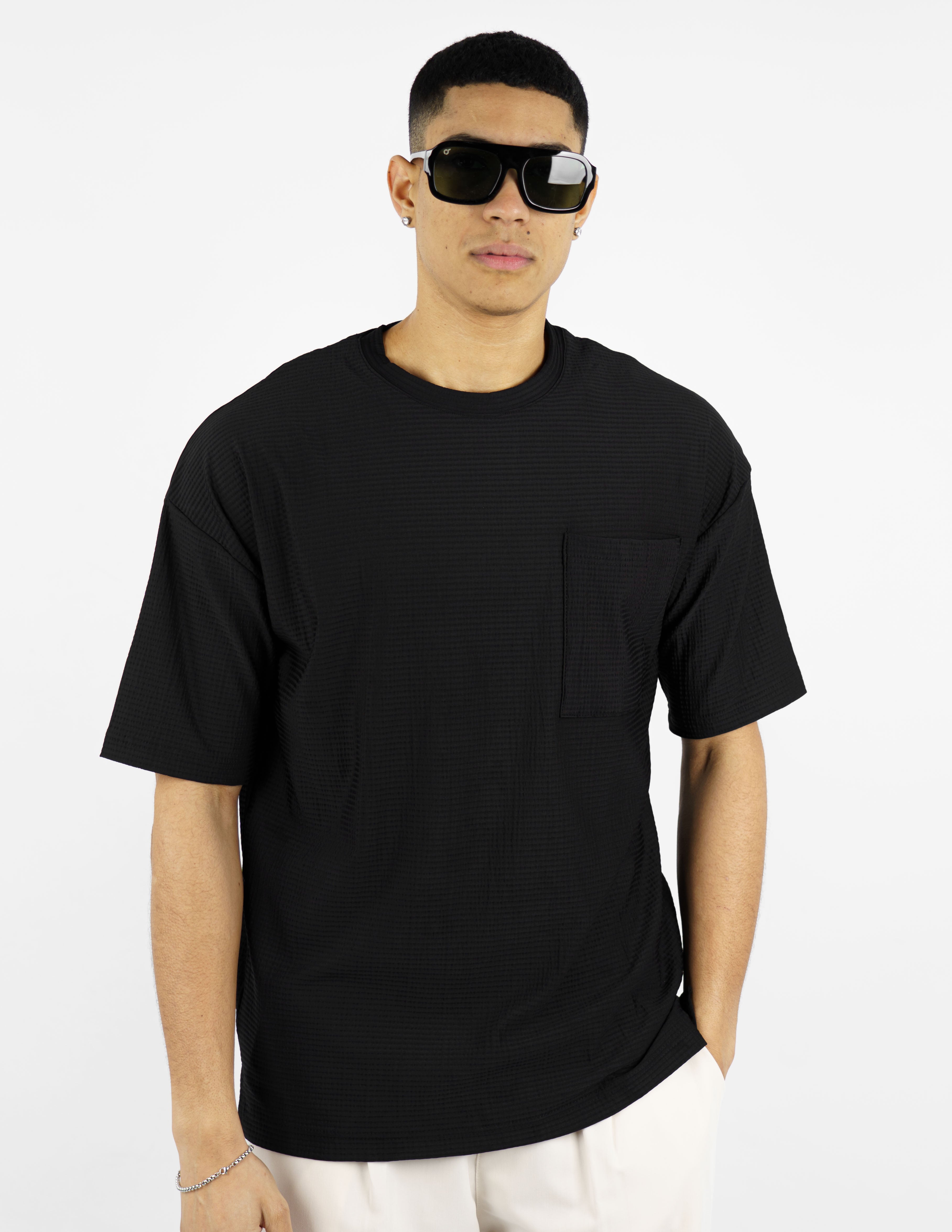 t-shirt strutturata con taschino semiover