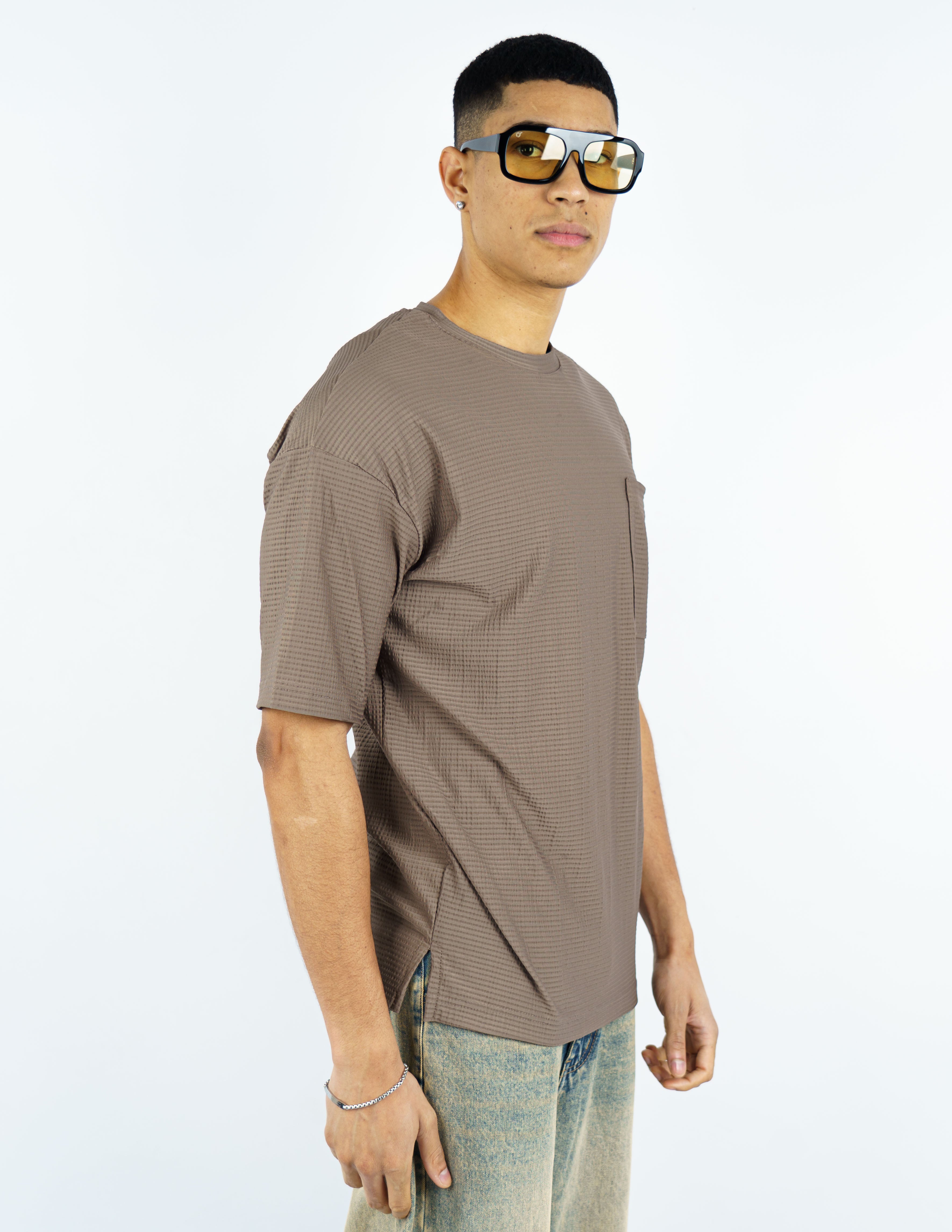 t-shirt strutturata con taschino semiover
