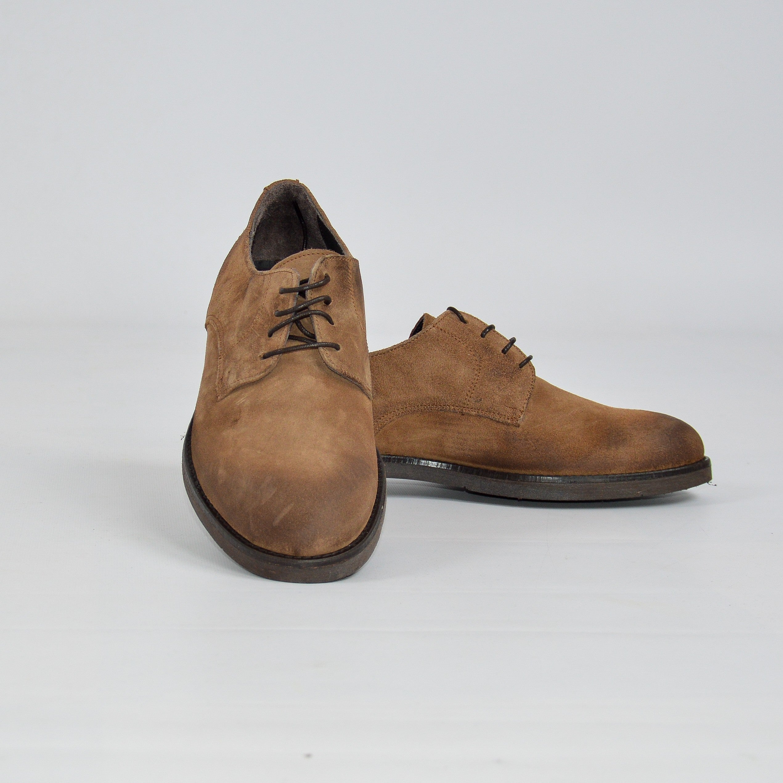 scarpa bassa in camoscio camel