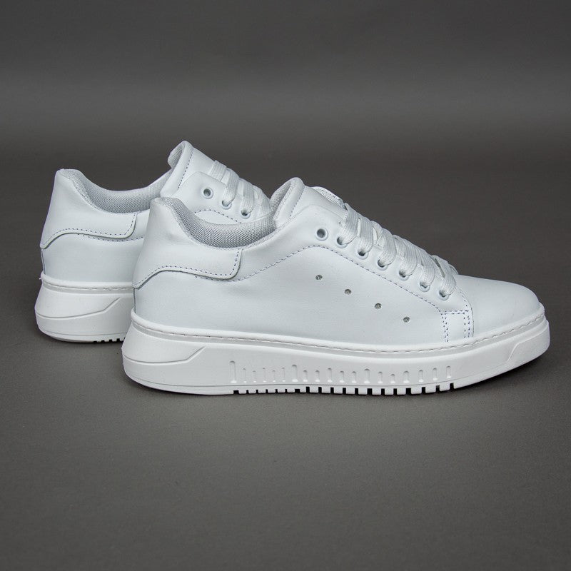 sneakers scarpe interamente in pelle