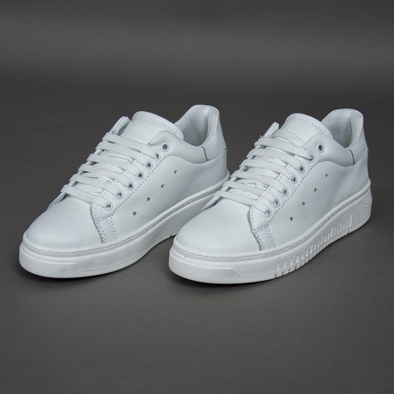 sneakers scarpe interamente in pelle