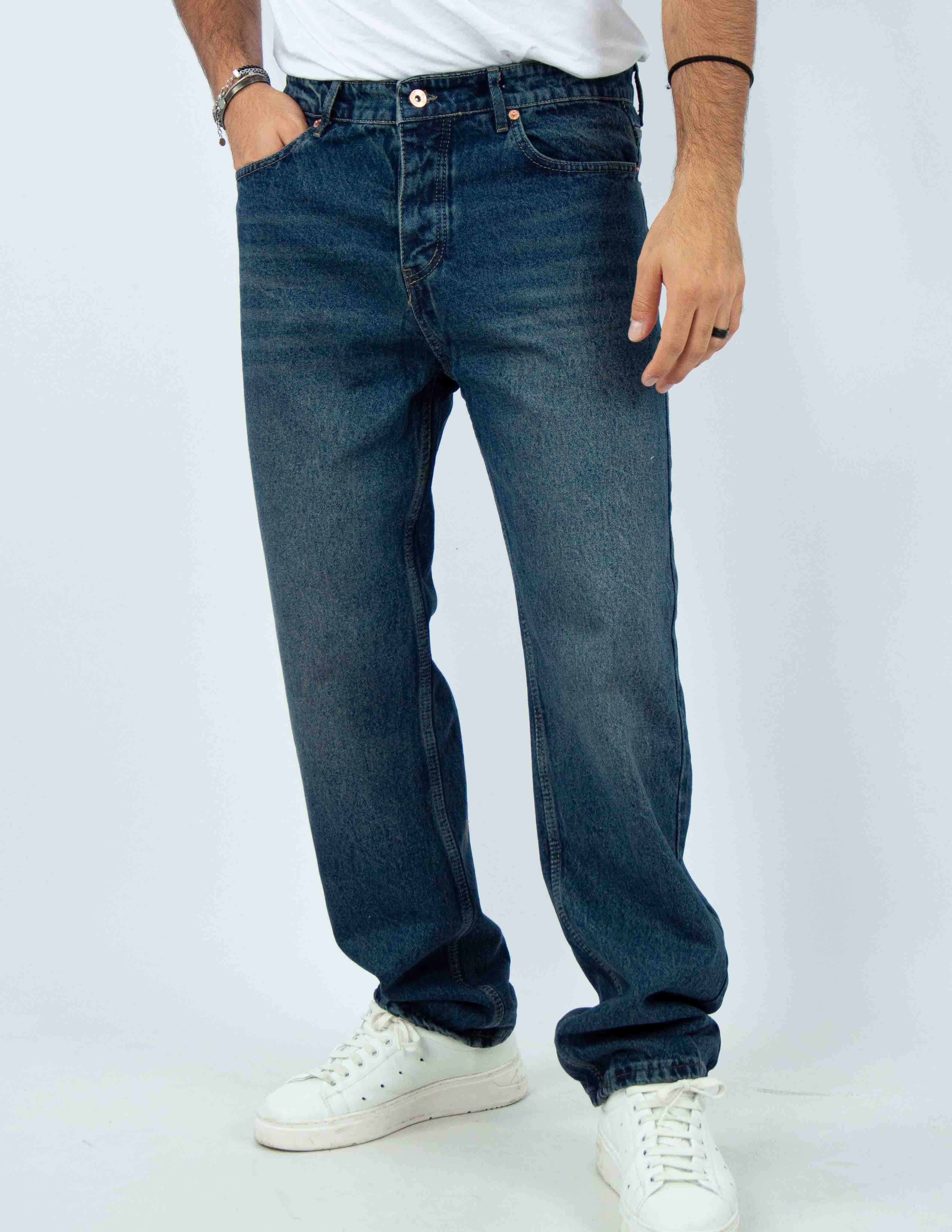 jeans uomo dalla vestibilita lunga