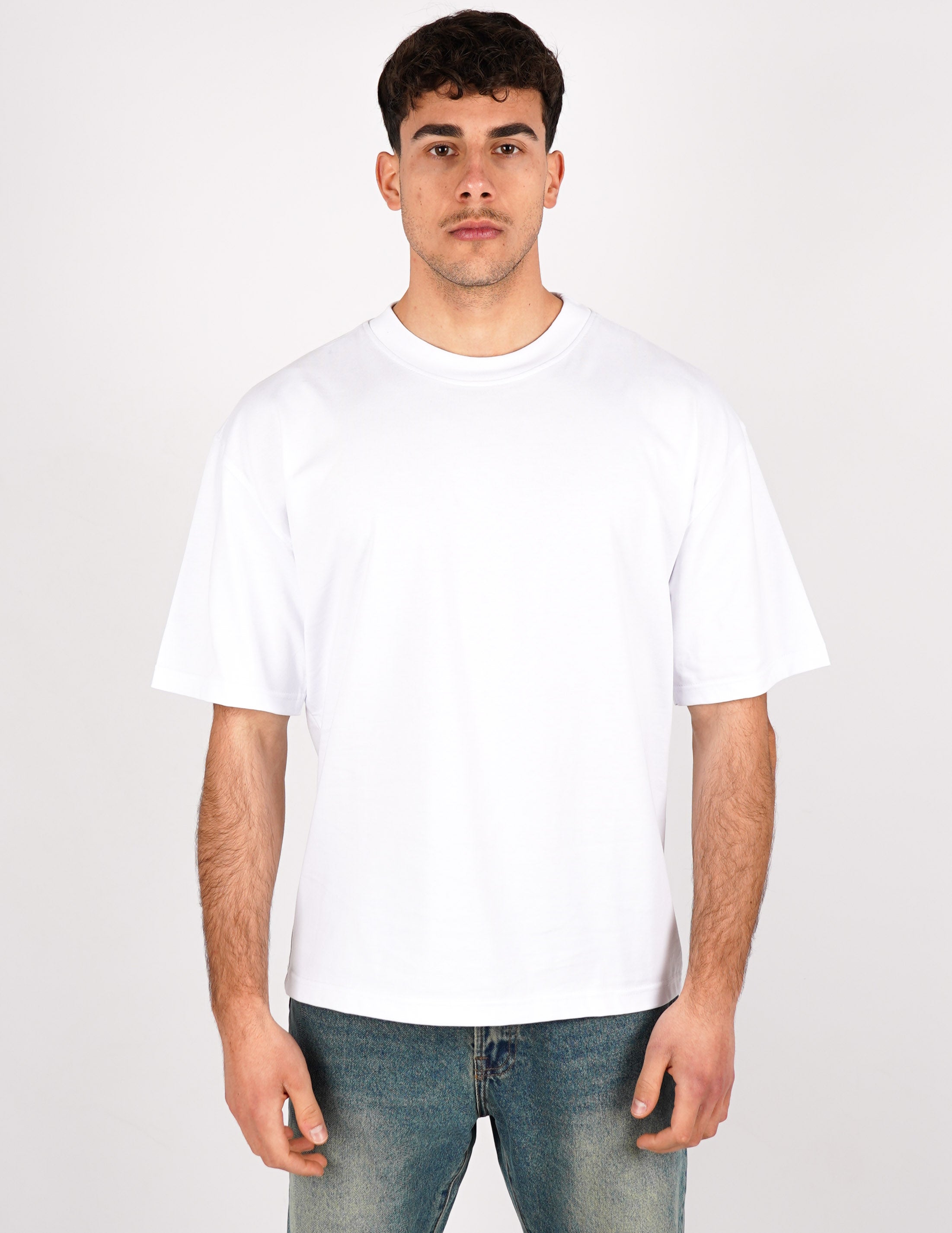 T-SHIRT "SAINT" STAMPA SUL RETRO