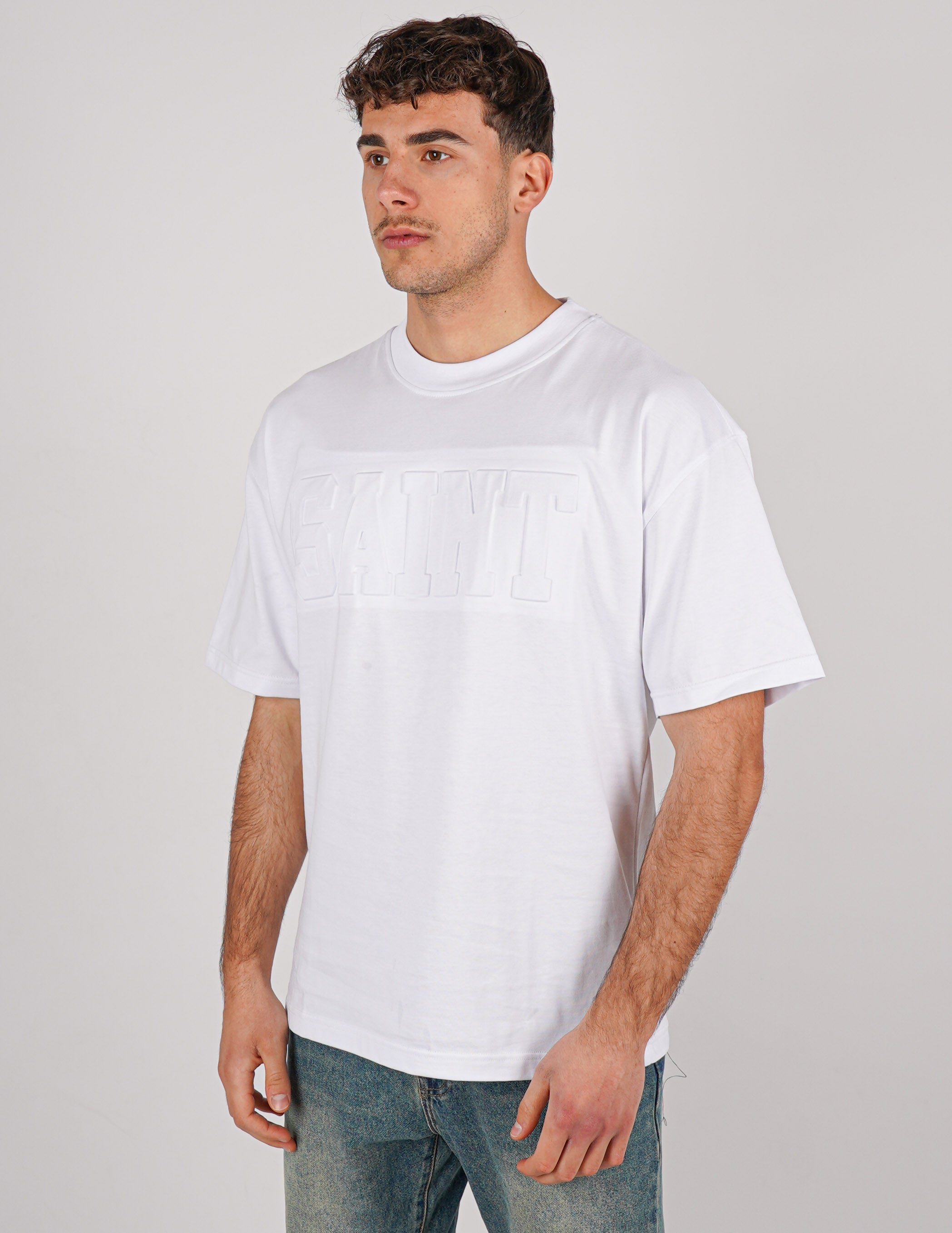 T-SHIRT LOGO "SAINT" IN RILIEVO