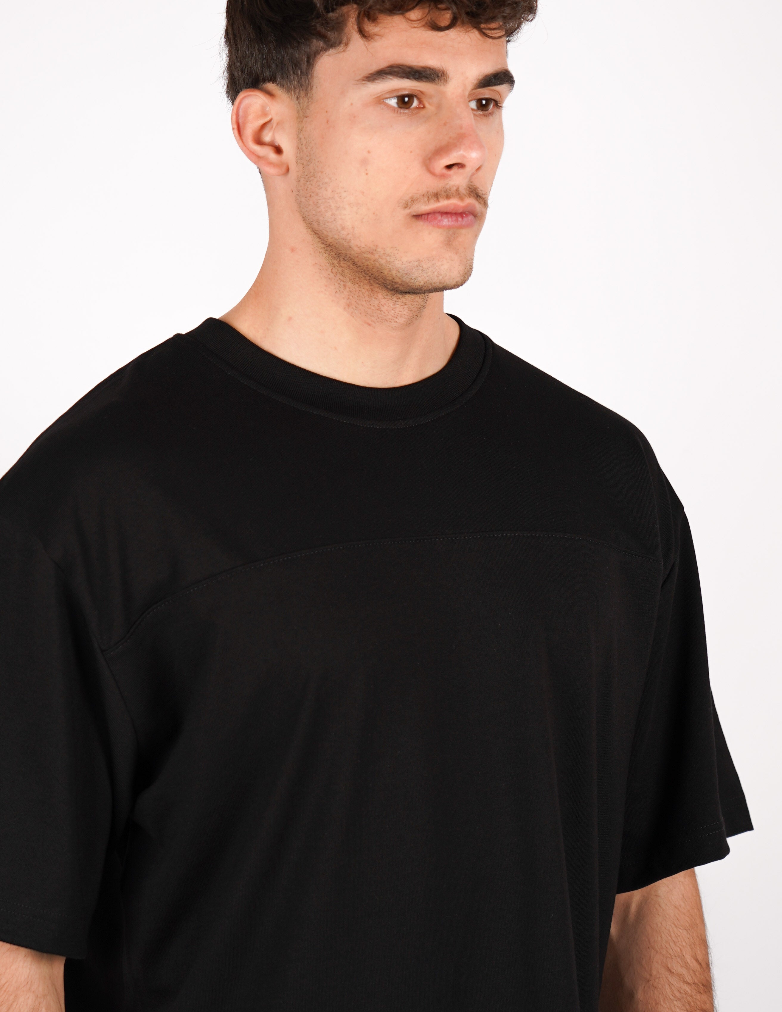 T-SHIRT LOGO "SAINT" CON PICCOLA STAMPA